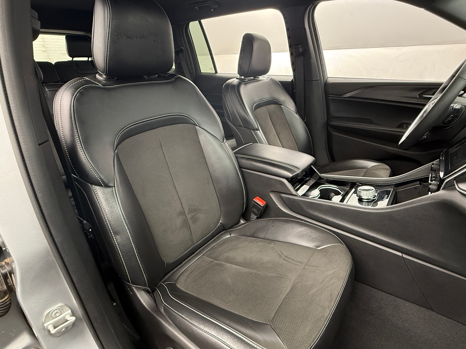 Thumbnail: 2023 Jeep Grand Cherokee L - 2