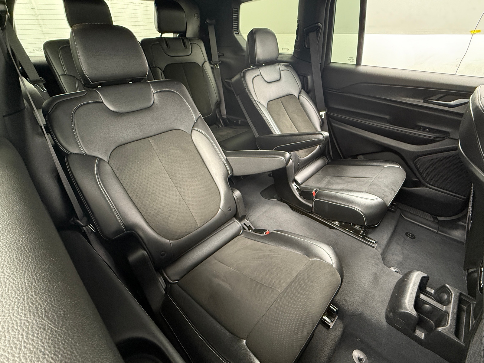 Thumbnail: 2023 Jeep Grand Cherokee L - 6