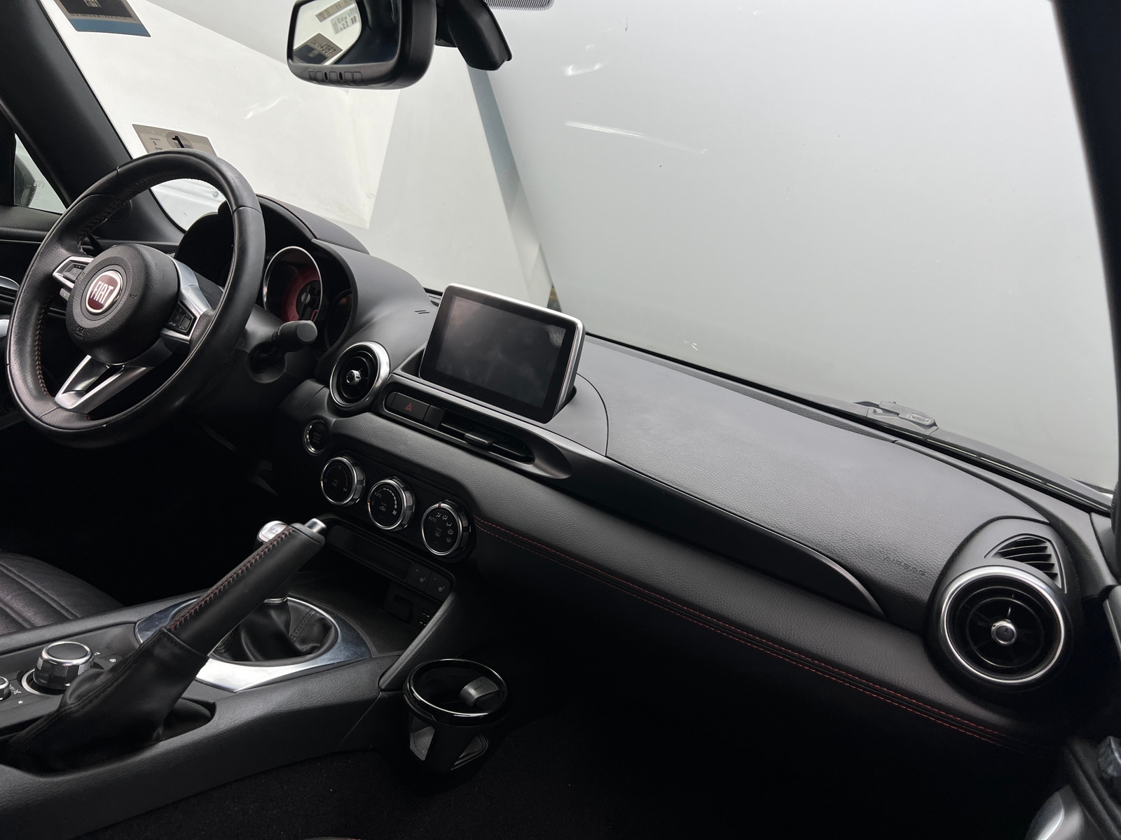 Thumbnail: 2017 Fiat 124 Spider - 2