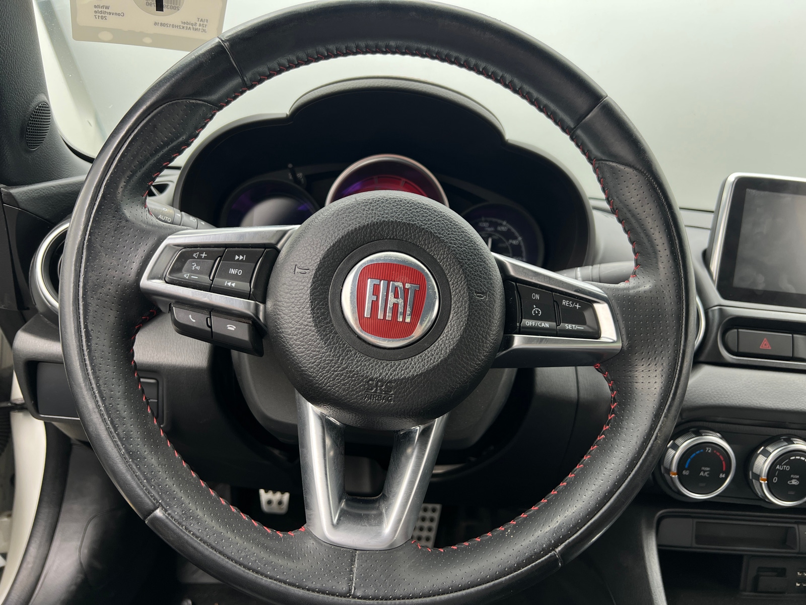 Thumbnail: 2017 Fiat 124 Spider - 4