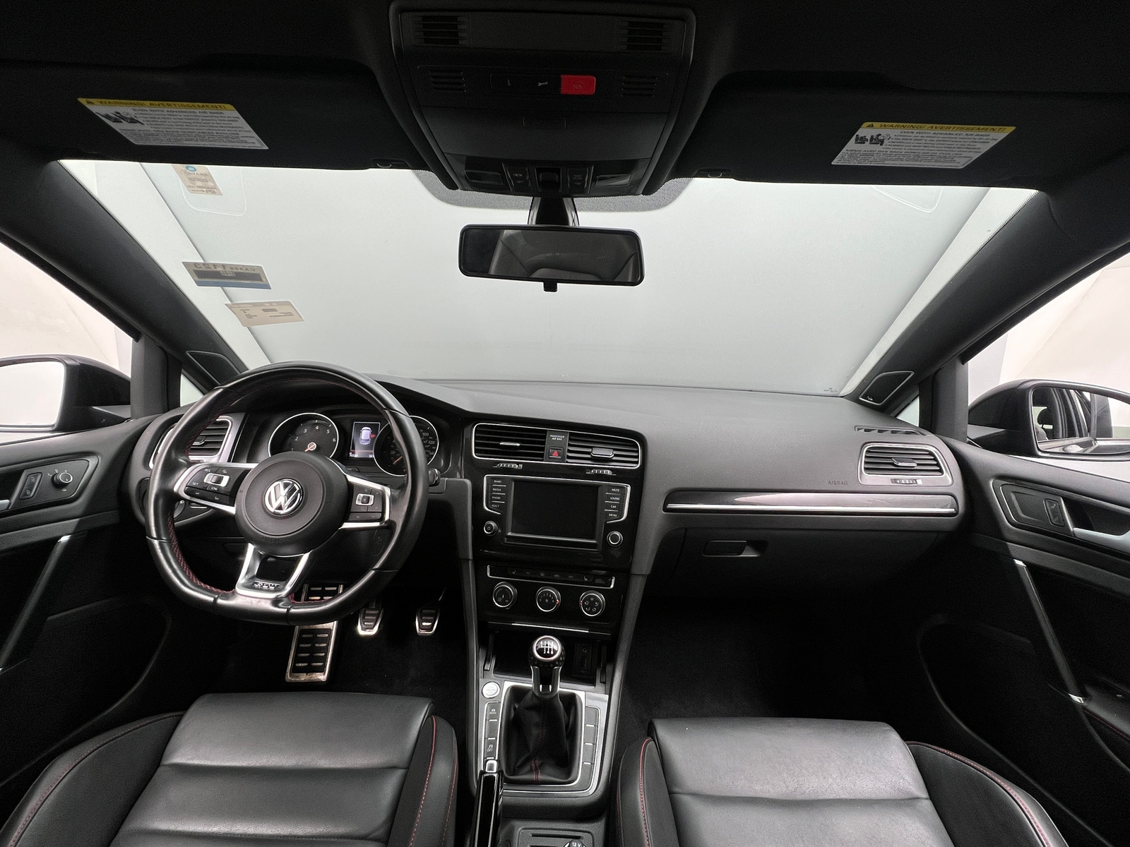 Thumbnail: 2017 Volkswagen Golf - 3