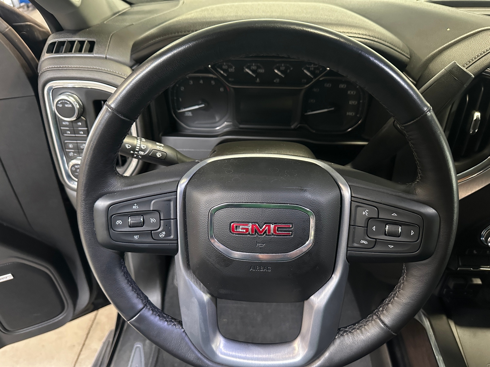 Thumbnail: 2022 GMC Sierra 2500 - 4