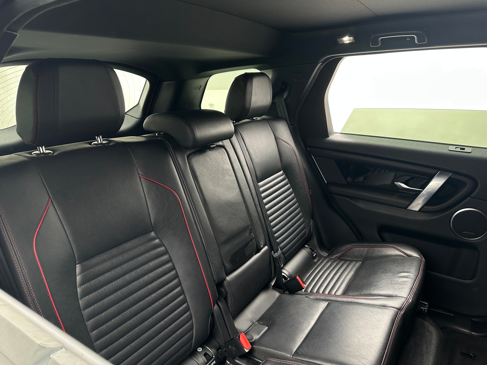 Thumbnail: 2020 Land Rover Discovery Sport - 5