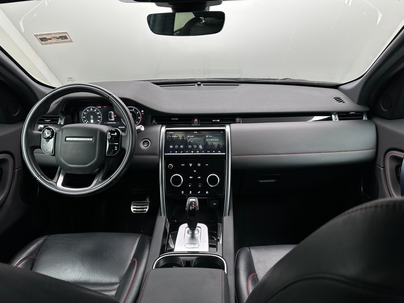 Thumbnail: 2020 Land Rover Discovery Sport - 2