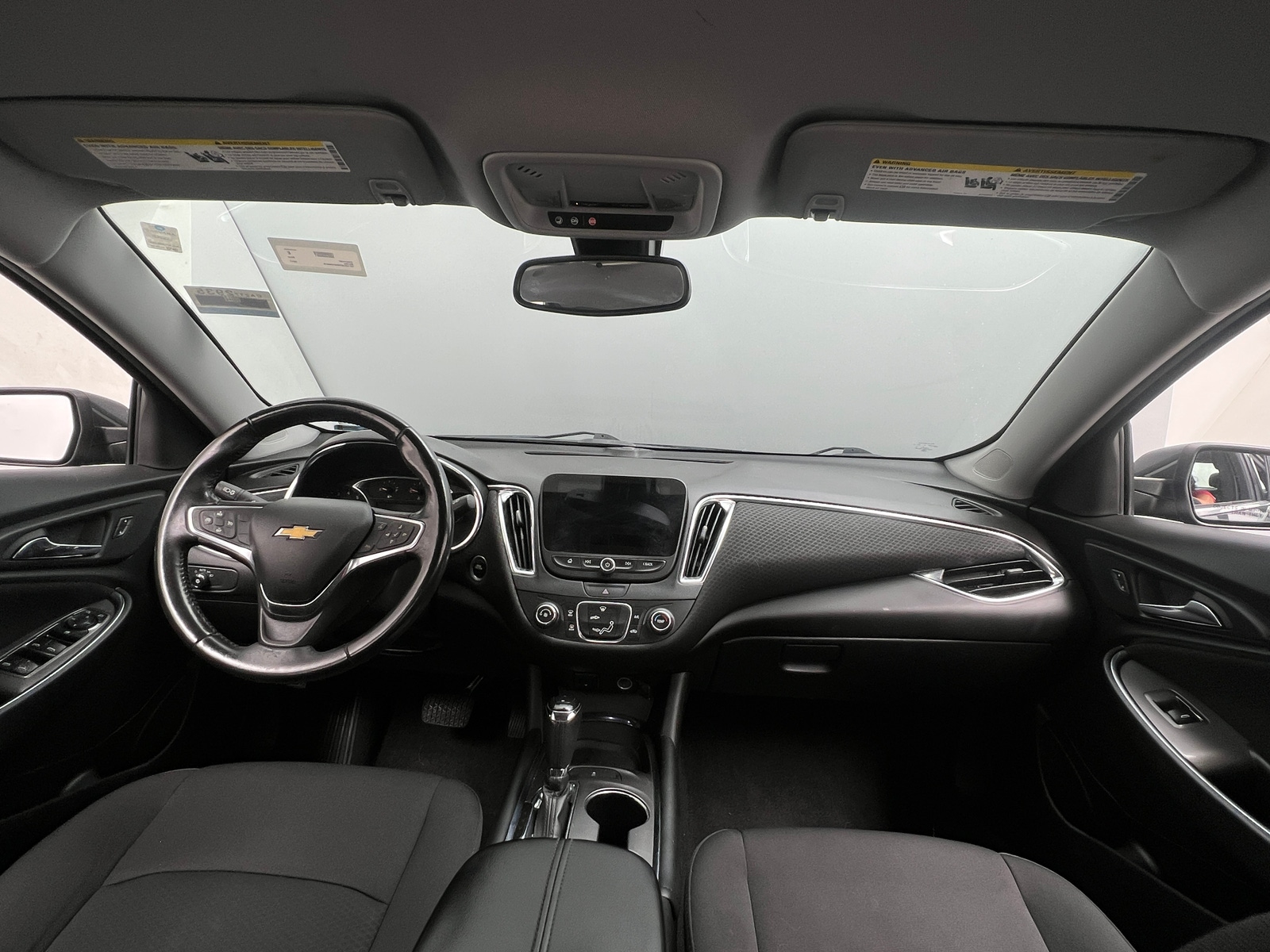 Thumbnail: 2017 Chevrolet Malibu - 3