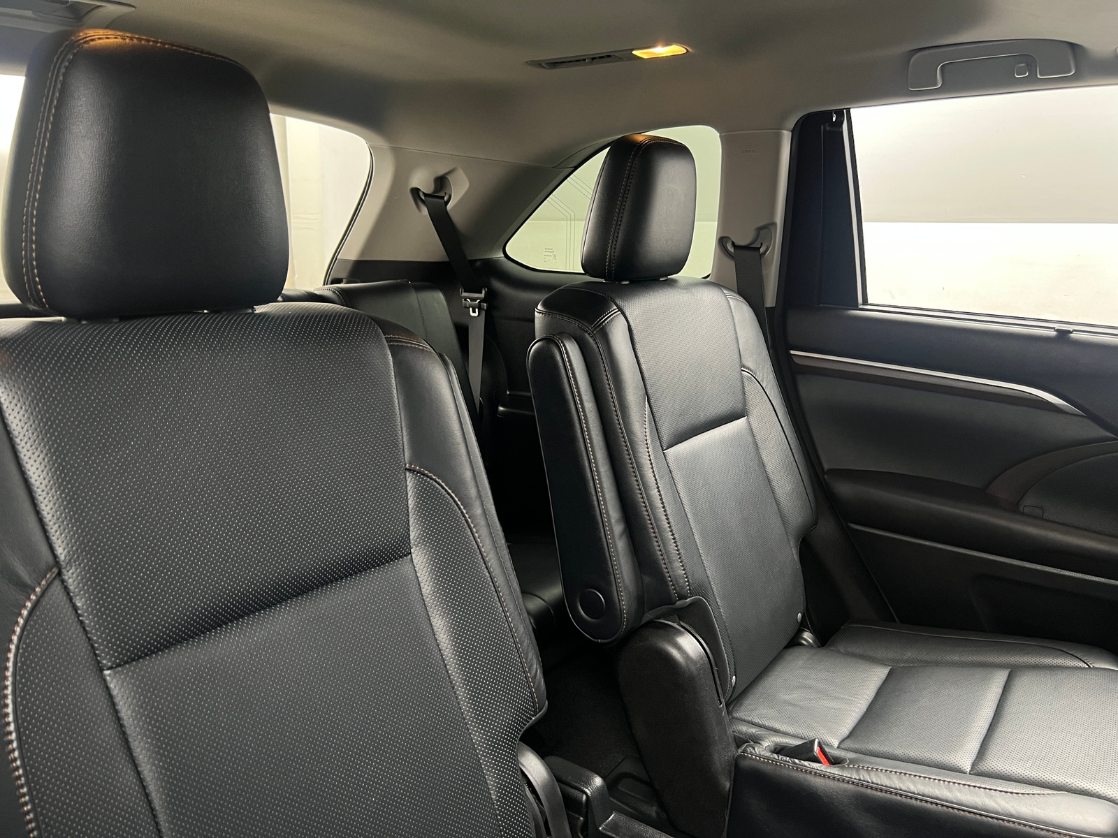 Thumbnail: 2016 Toyota Highlander - 5