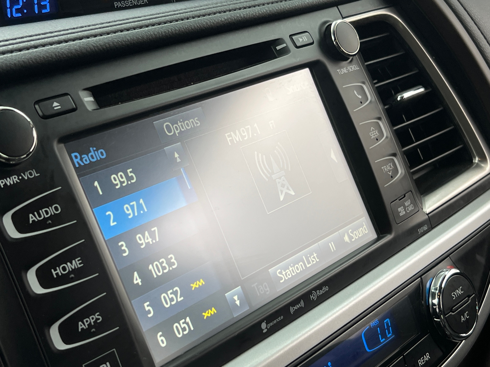 Thumbnail: 2016 Toyota Highlander - 3
