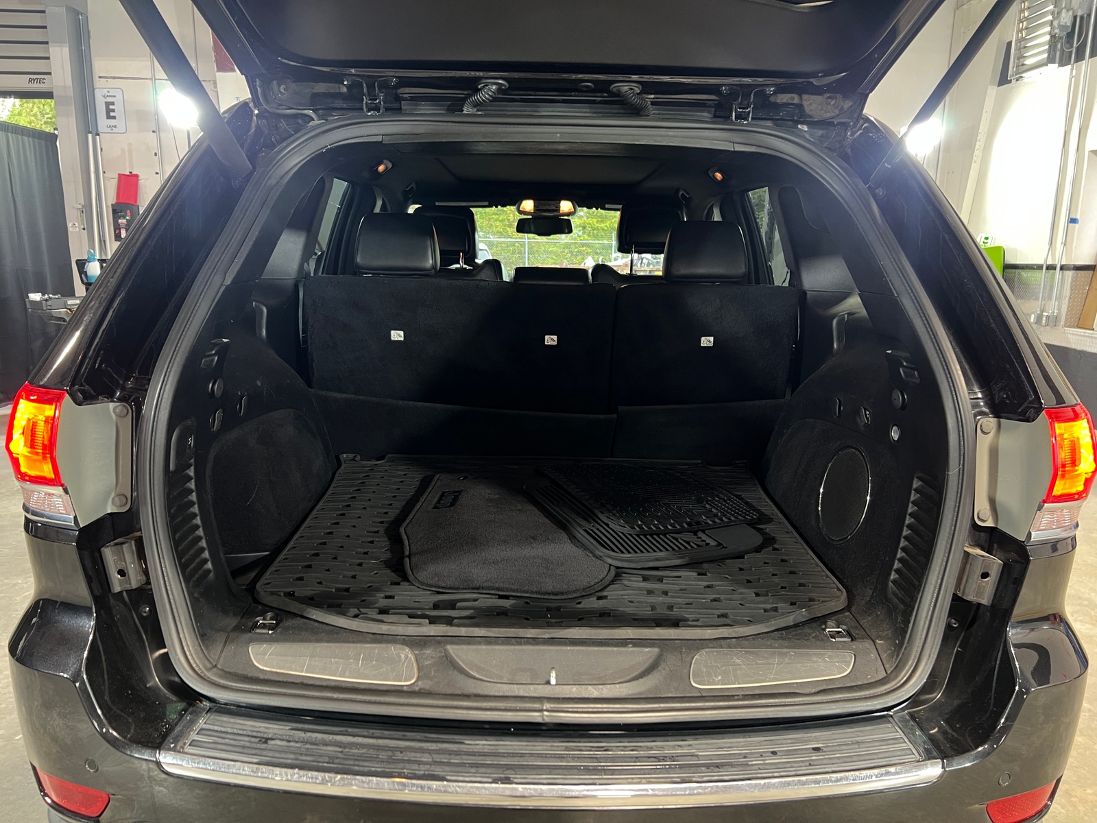 Thumbnail: 2015 Jeep Grand Cherokee - 6