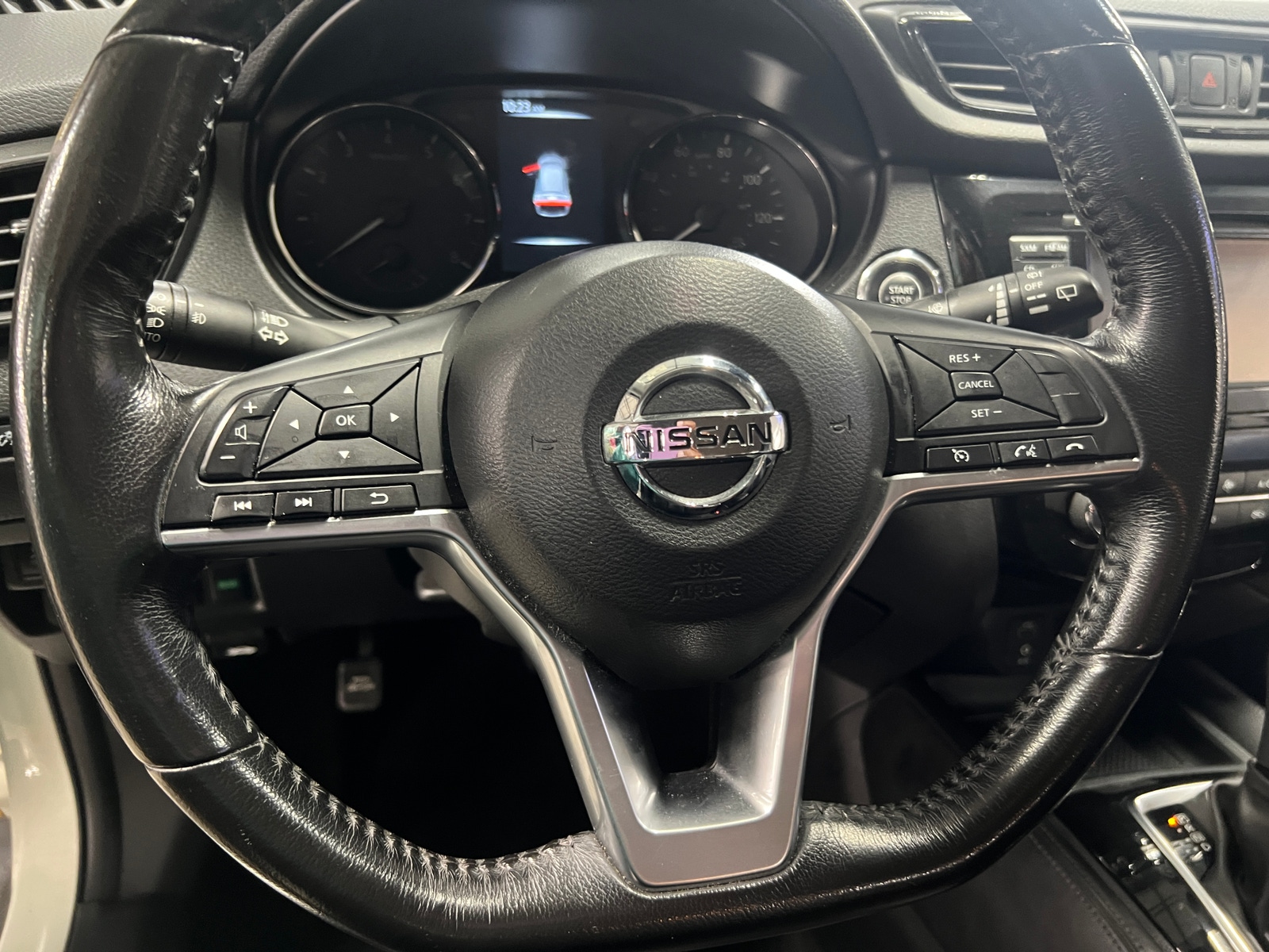 Thumbnail: 2017 Nissan Rogue - 5