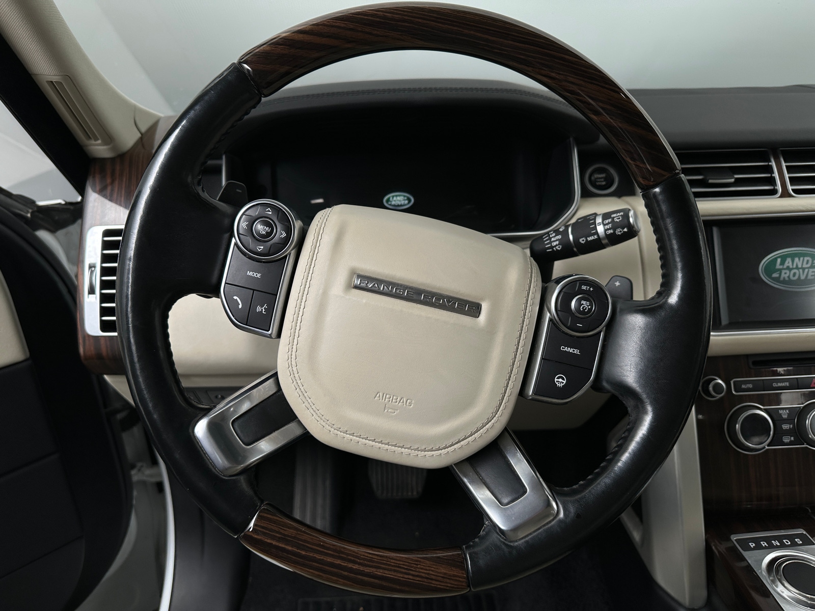 Thumbnail: 2016 Land Rover Range Rover - 4