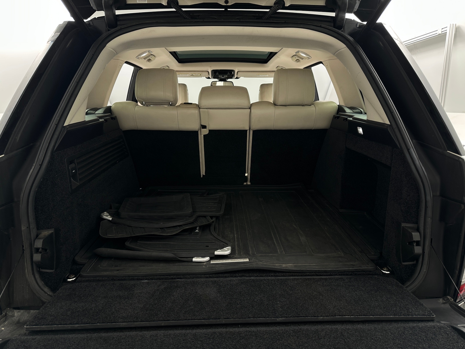 Thumbnail: 2016 Land Rover Range Rover - 6
