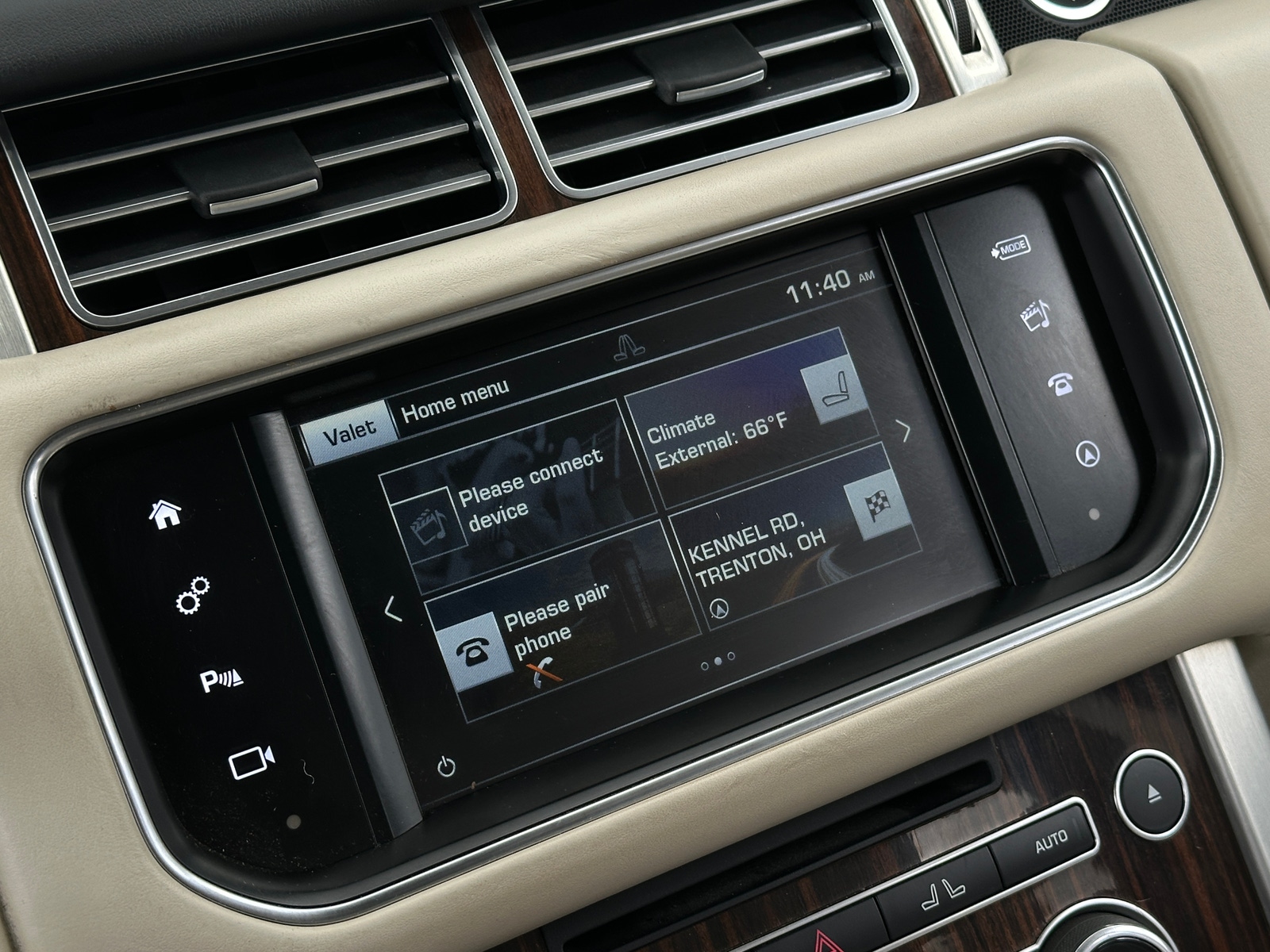 Thumbnail: 2016 Land Rover Range Rover - 3