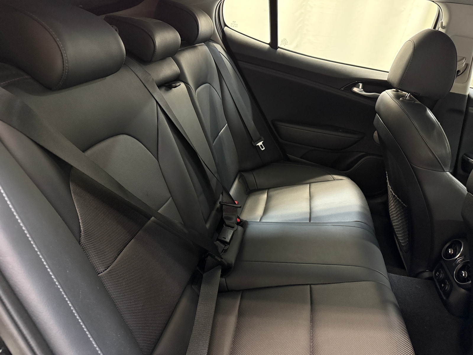 Thumbnail: 2019 Kia Stinger - 5