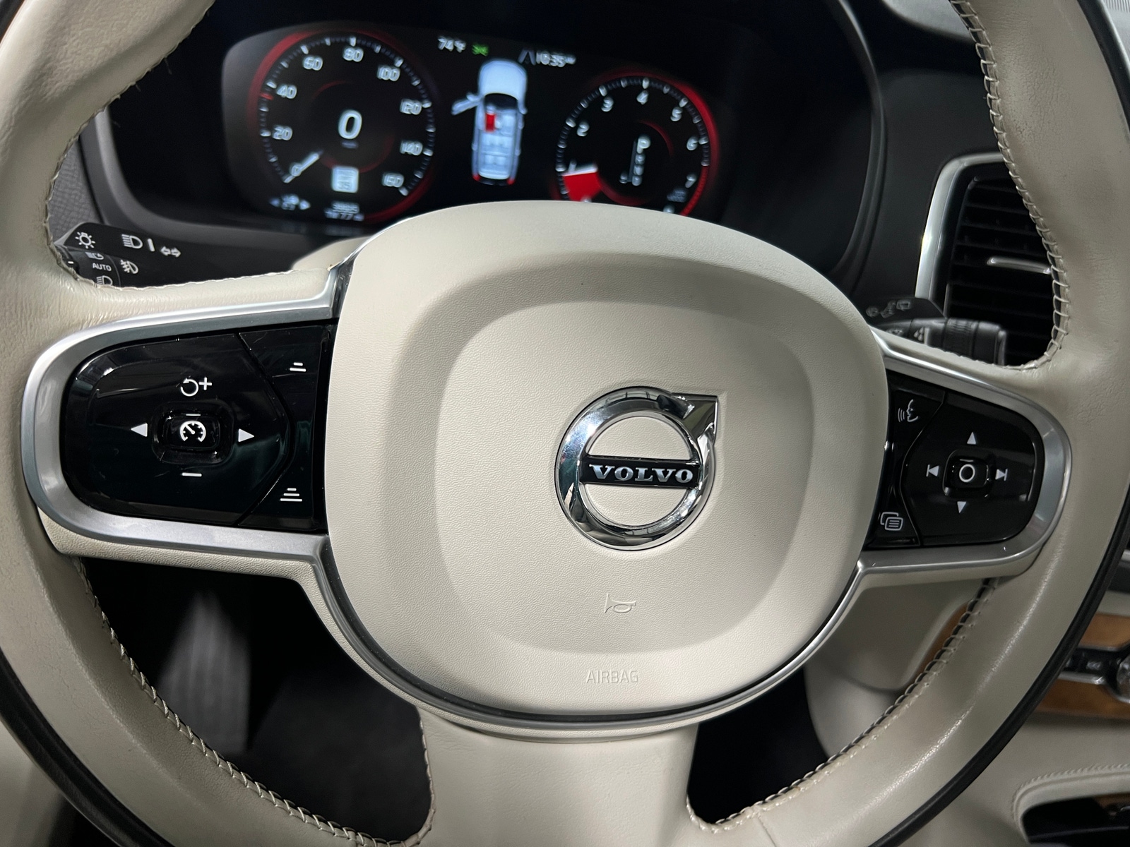 Thumbnail: 2021 Volvo XC90 - 4