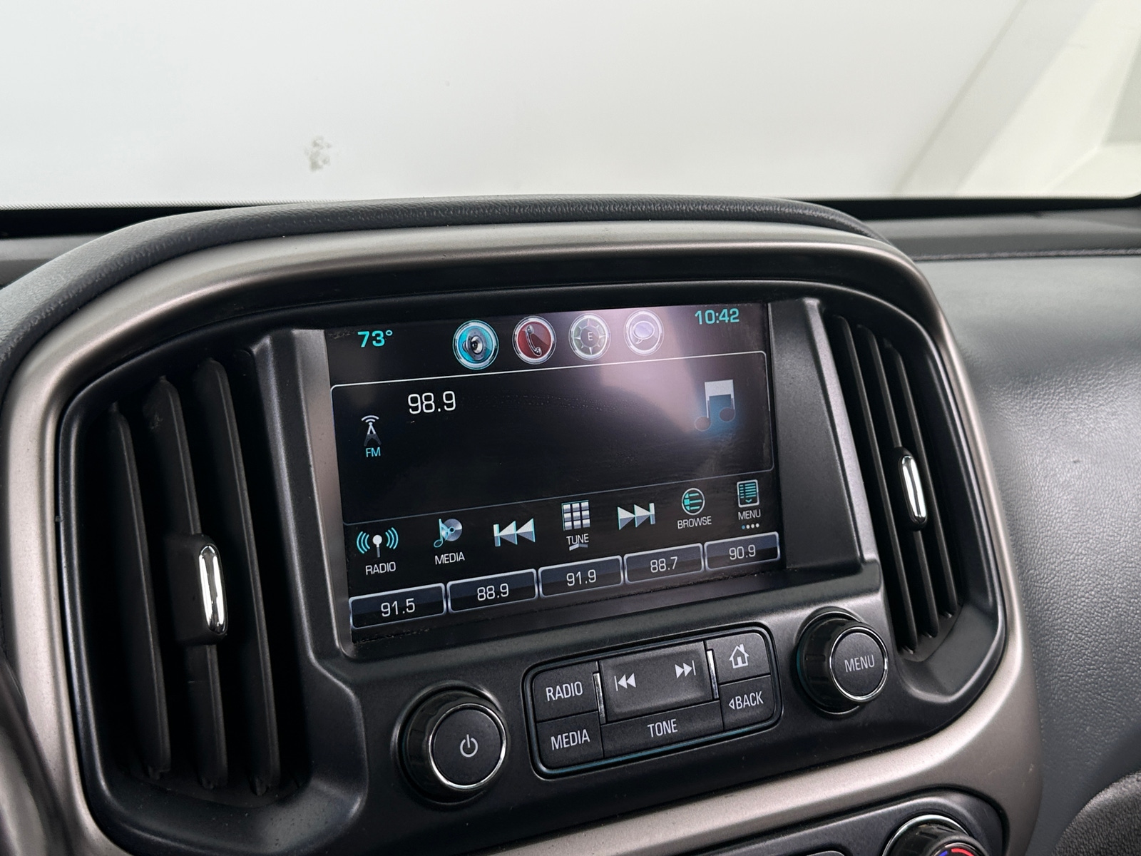 Thumbnail: 2016 Chevrolet Colorado - 3