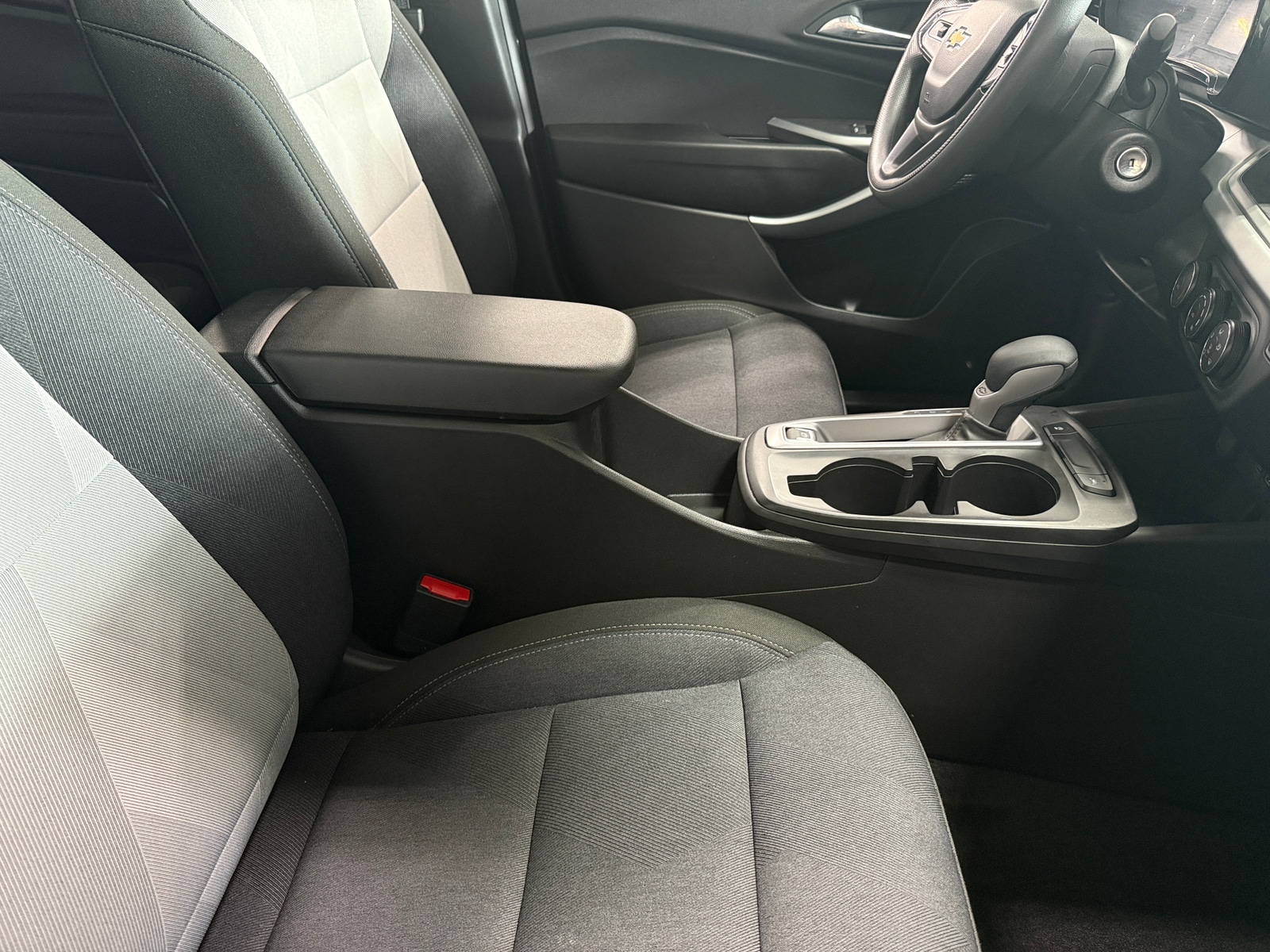 Thumbnail: 2025 Chevrolet Trax - 2