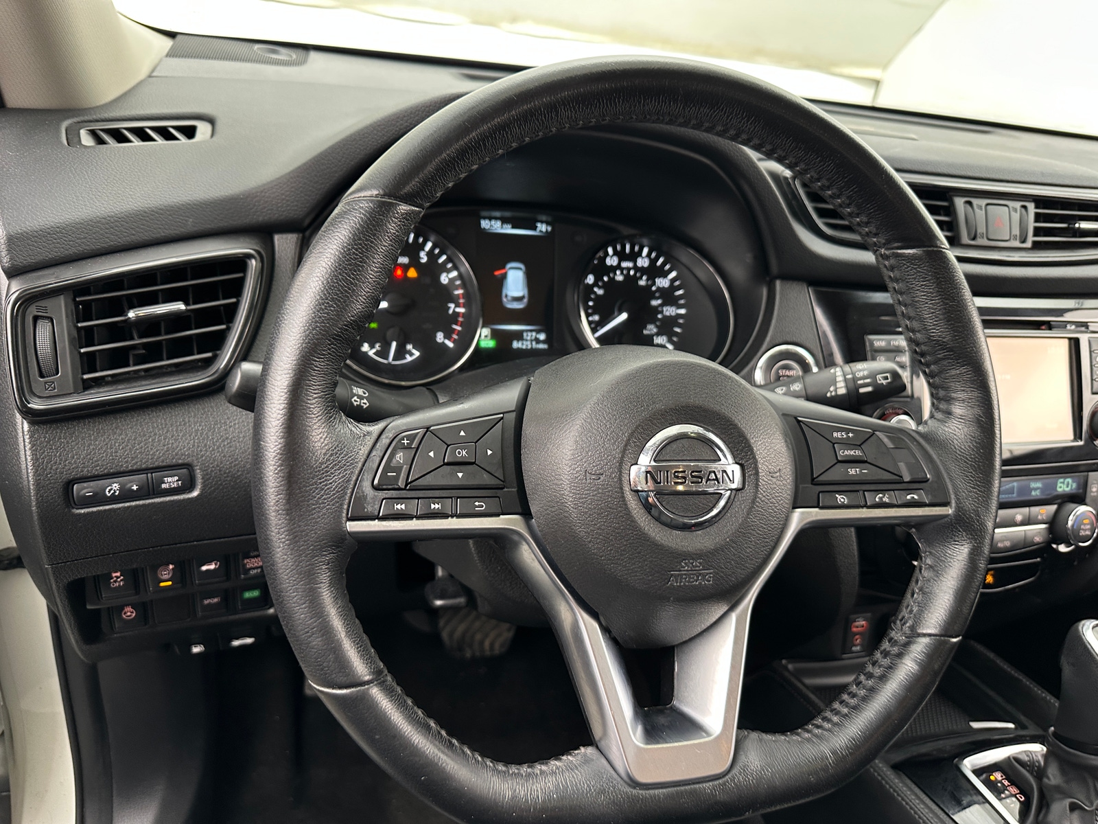 Thumbnail: 2017 Nissan Rogue - 4