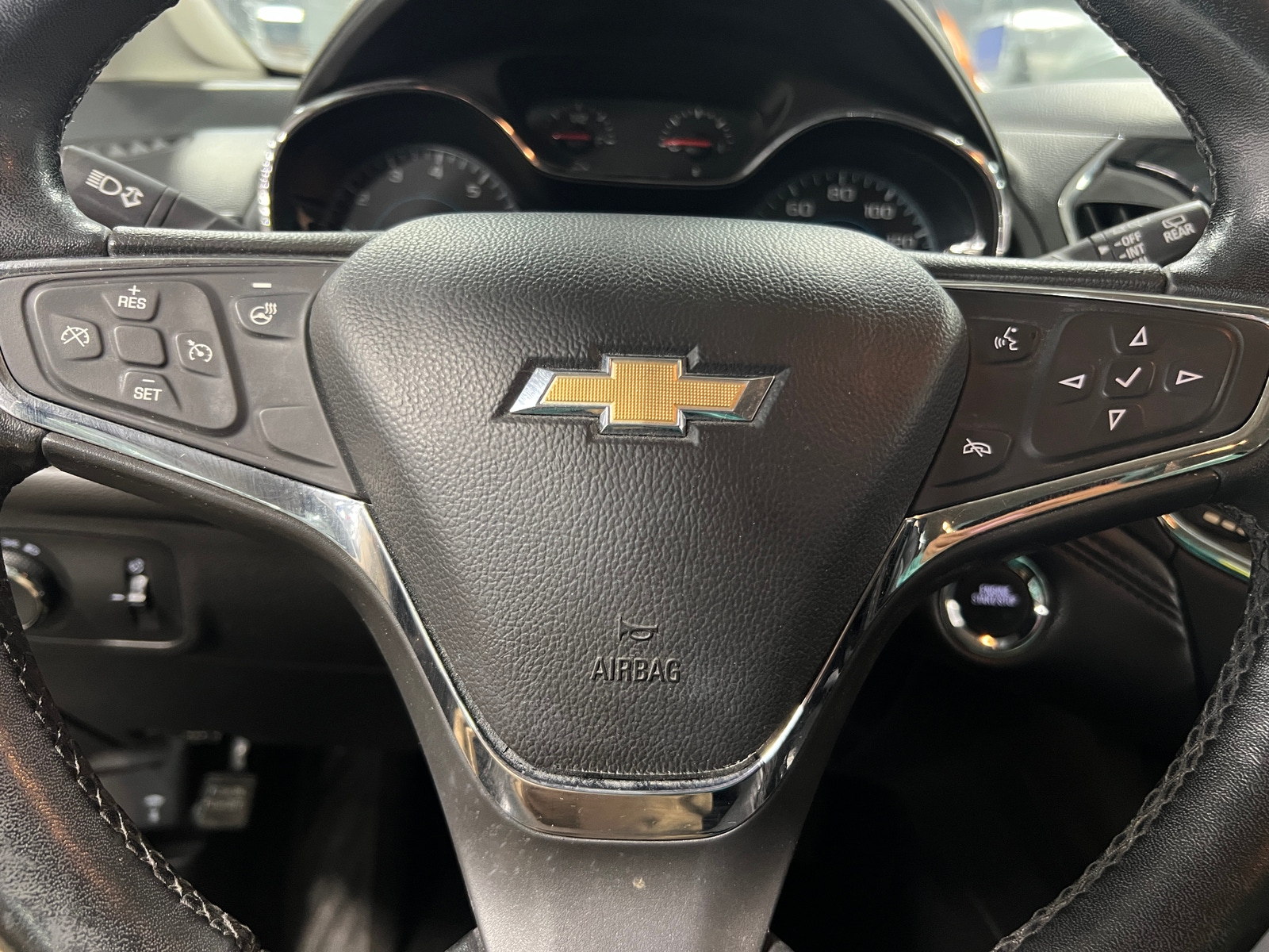 Thumbnail: 2017 Chevrolet Cruze - 4