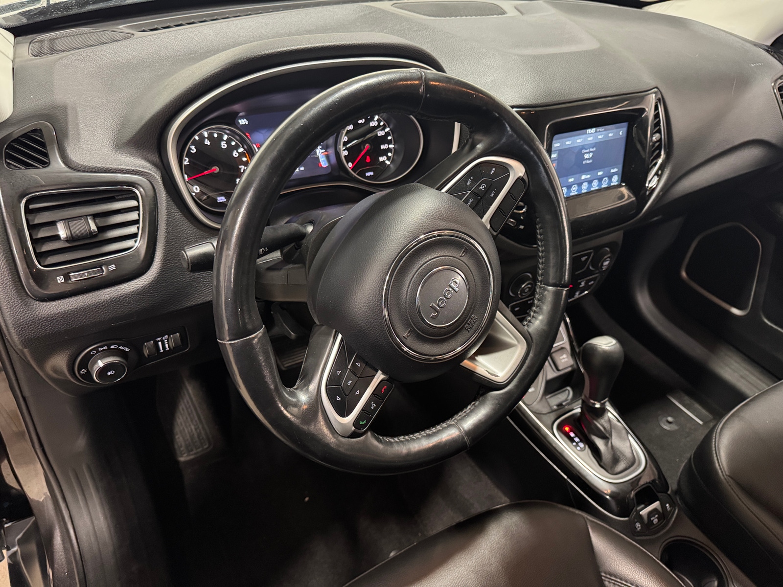 Thumbnail: 2019 Jeep Compass - 3