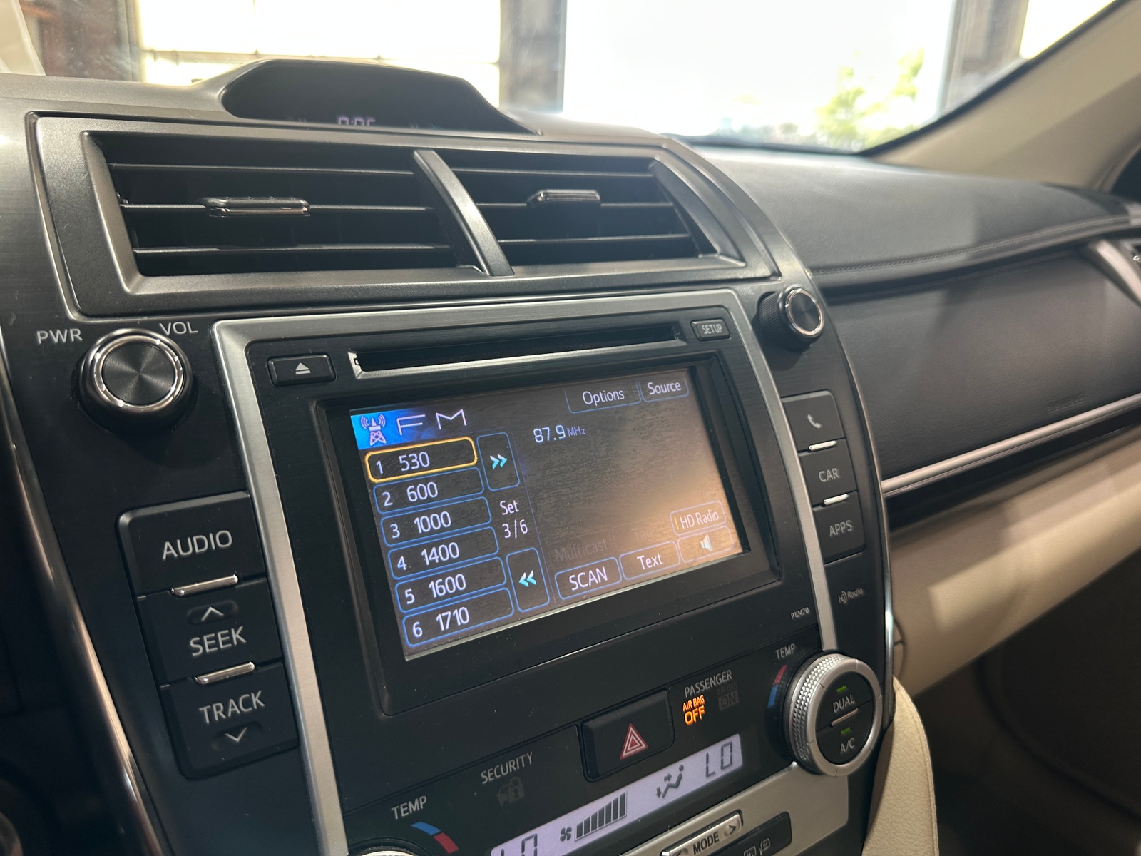 Thumbnail: 2013 Toyota Camry - 4