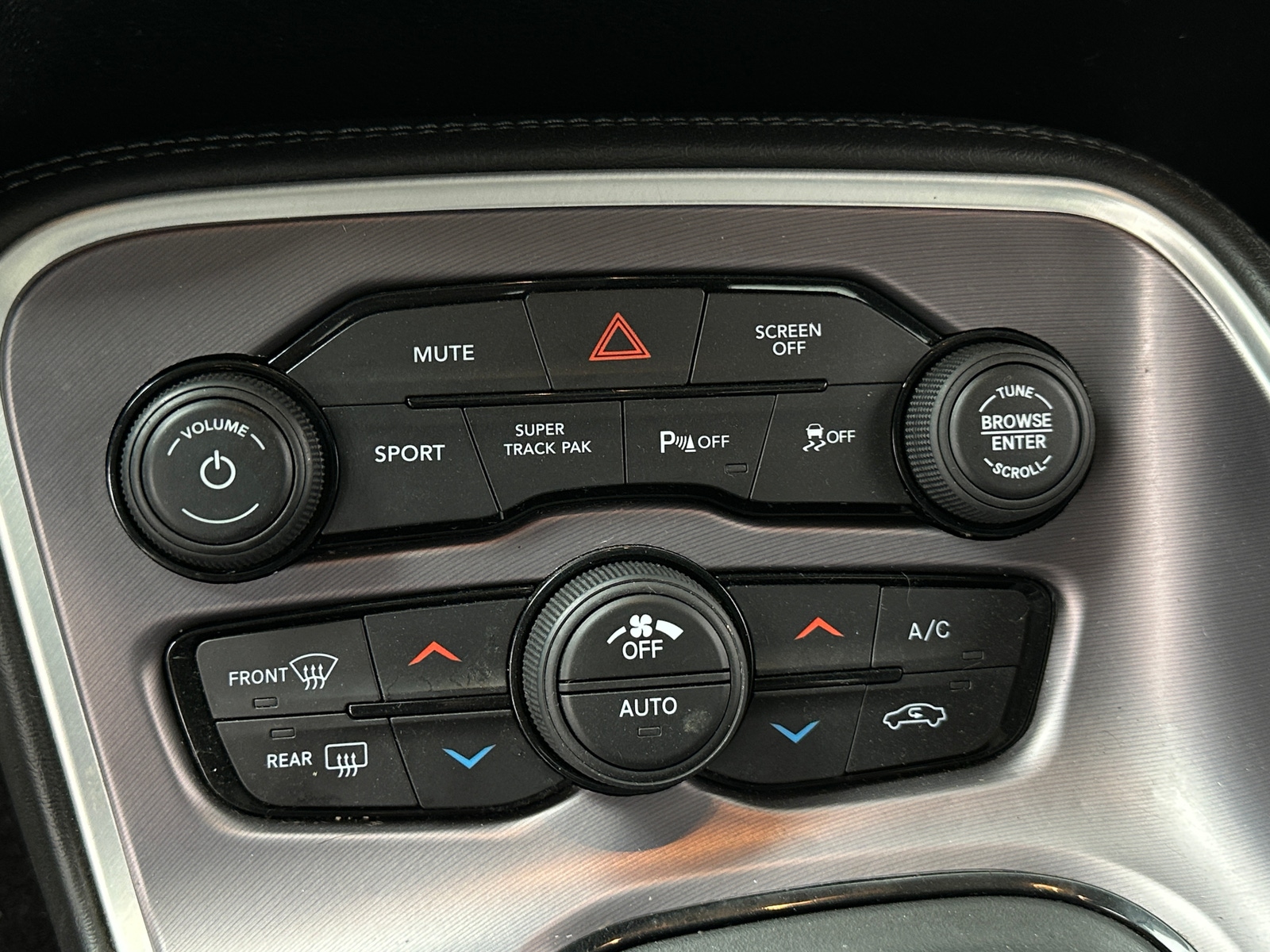 Thumbnail: 2019 Dodge Challenger - 2