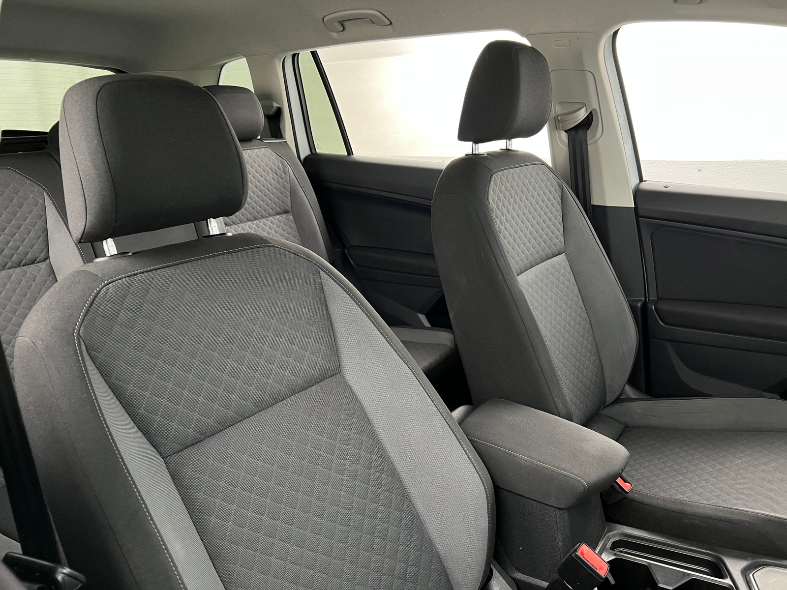 Thumbnail: 2018 Volkswagen Tiguan - 2