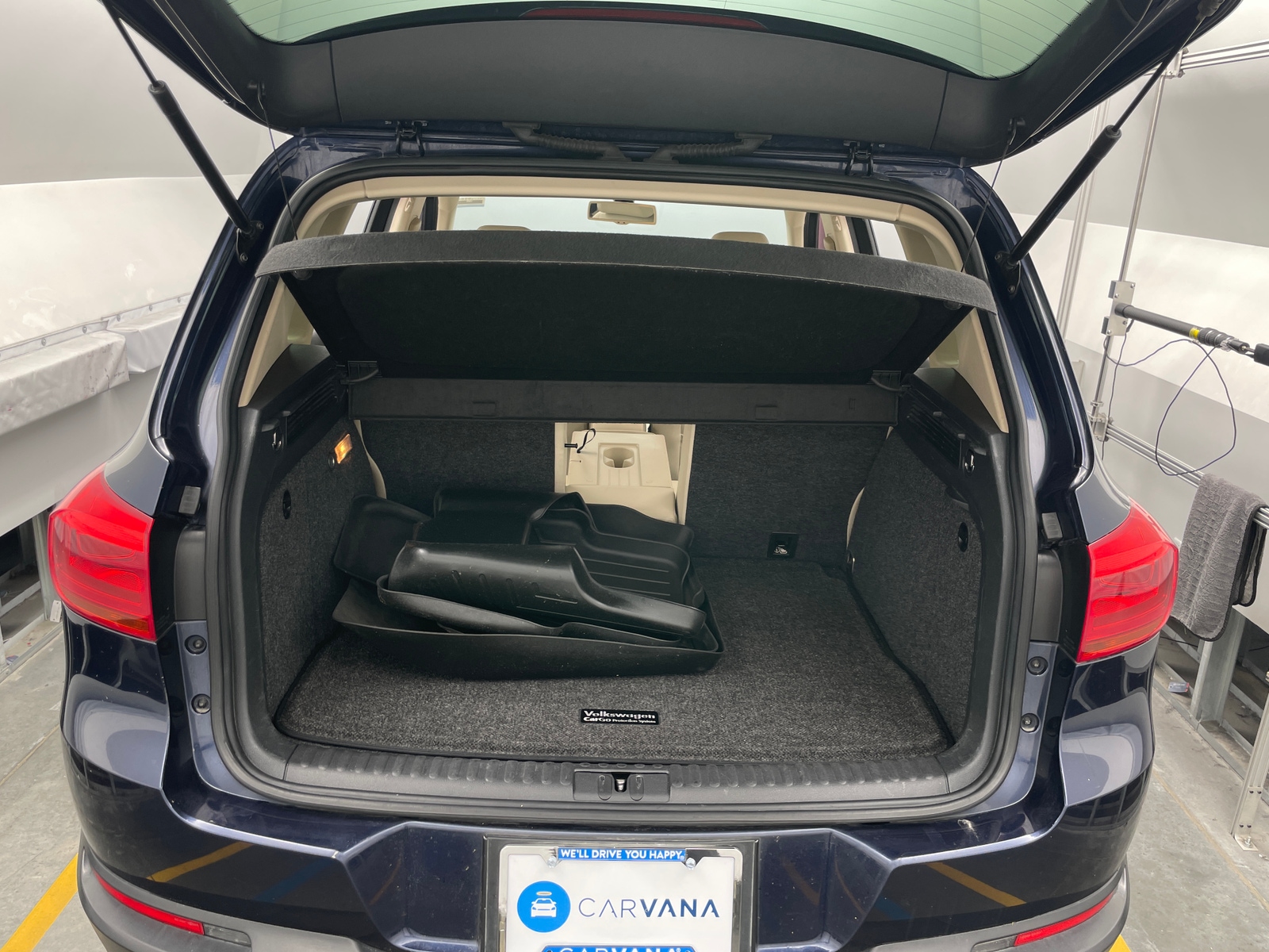 Thumbnail: 2016 Volkswagen Tiguan - 7