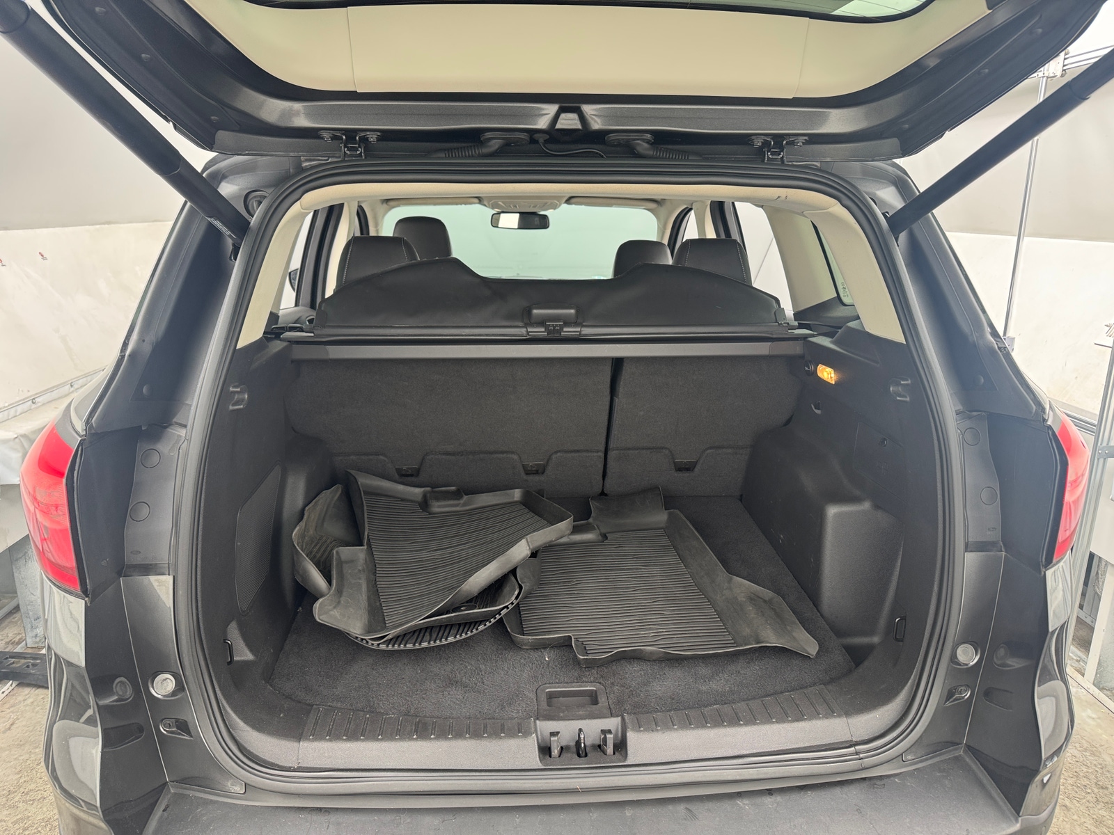 Thumbnail: 2019 Ford Escape - 6