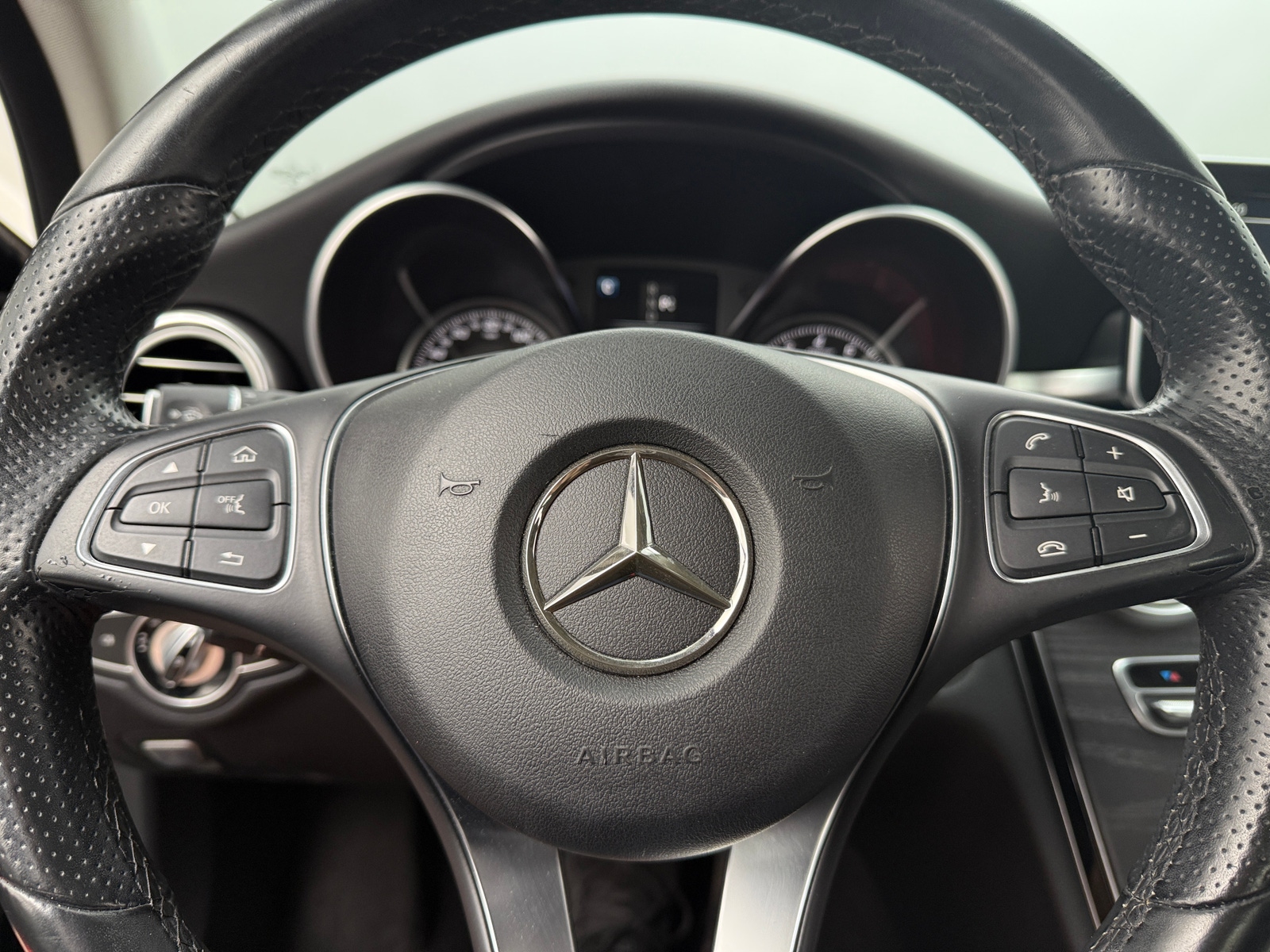 Thumbnail: 2016 Mercedes-Benz C-Class - 4