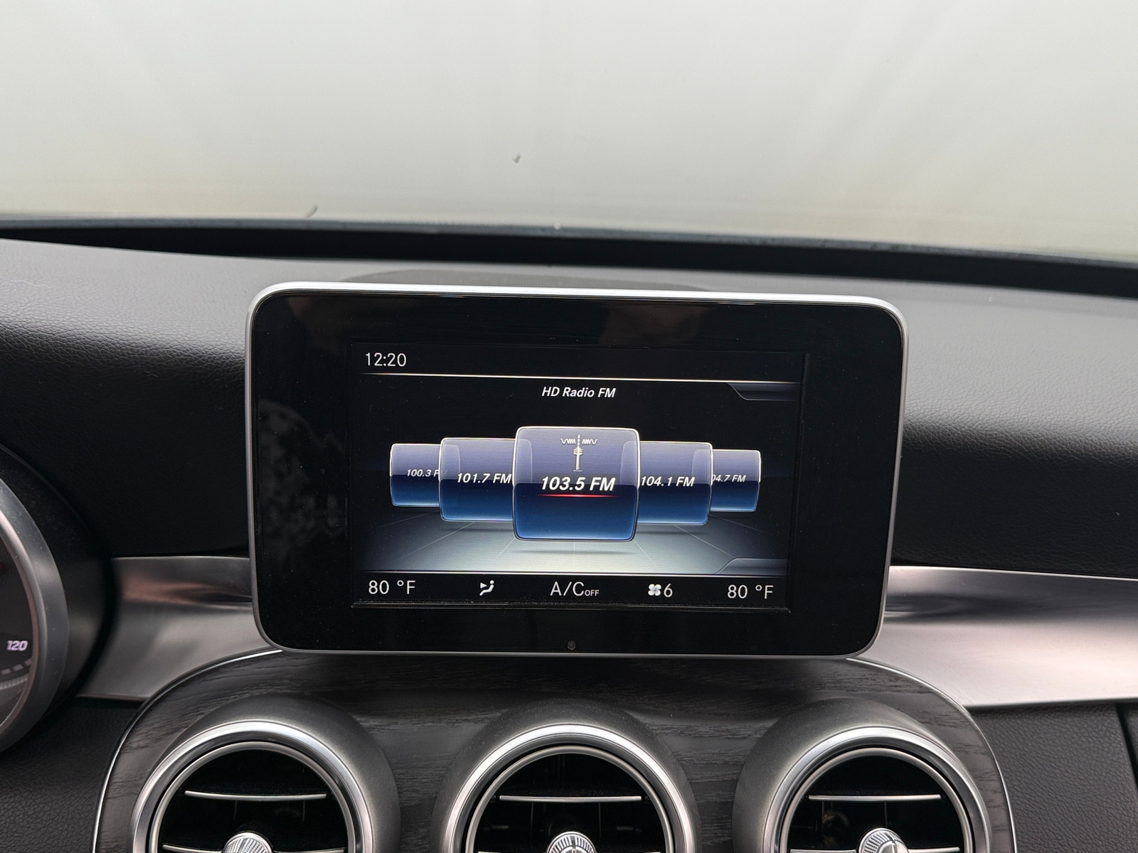 Thumbnail: 2016 Mercedes-Benz C-Class - 3