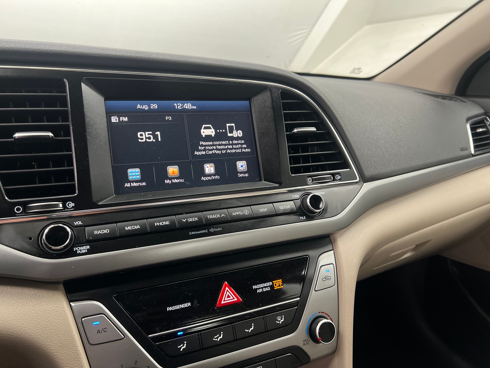 Thumbnail: 2017 Hyundai Elantra - 4