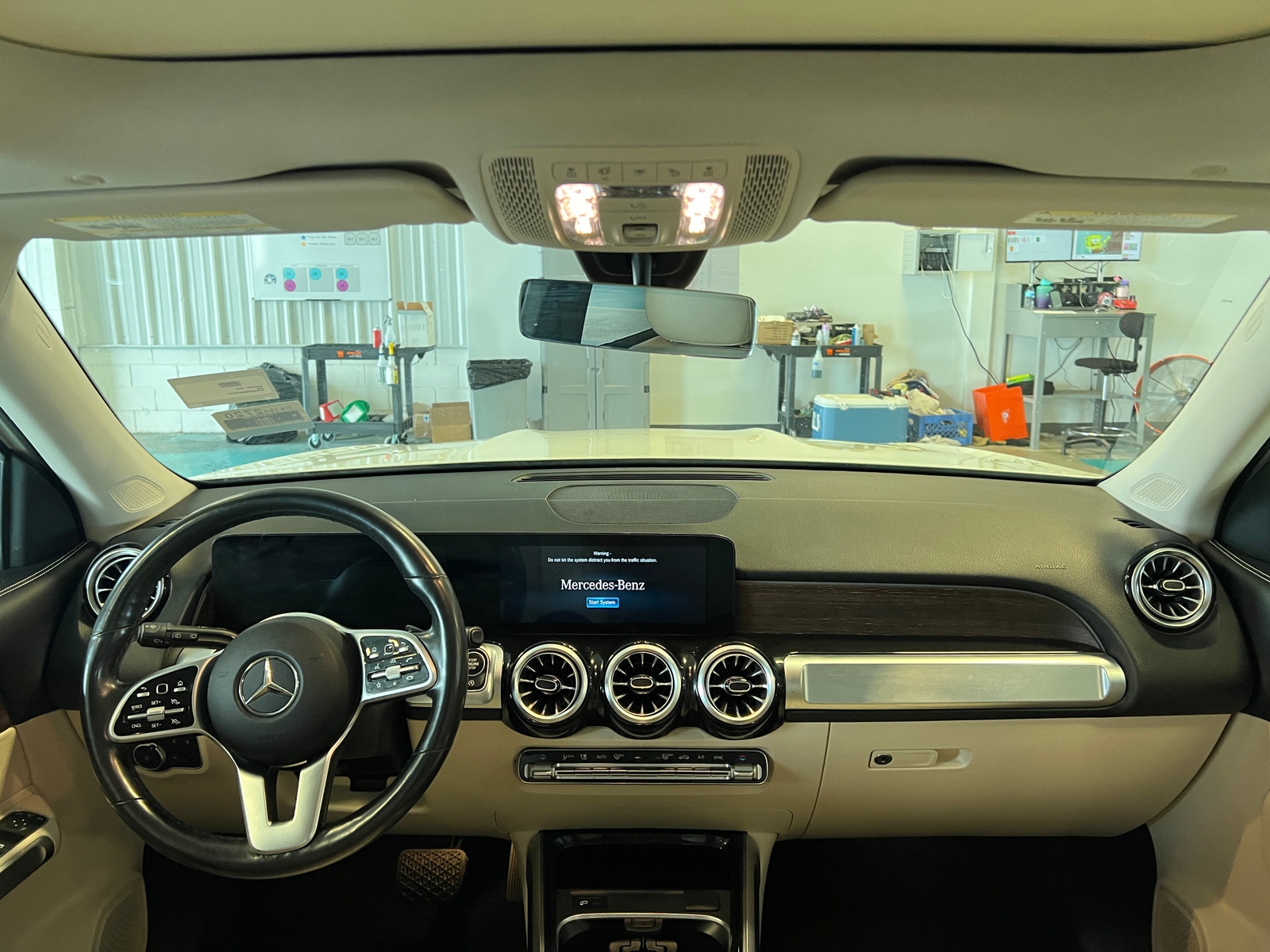 Thumbnail: 2022 Mercedes-Benz GLB - 2