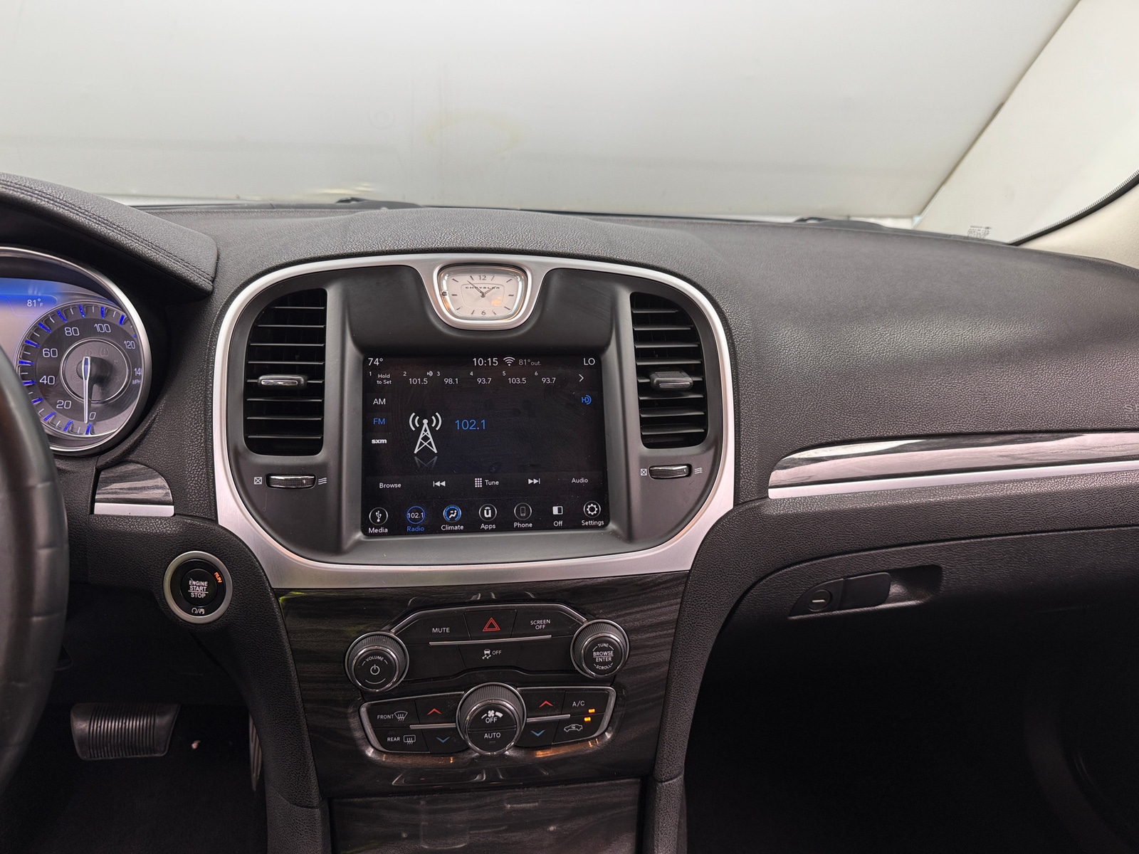 Thumbnail: 2019 Chrysler 300 - 4