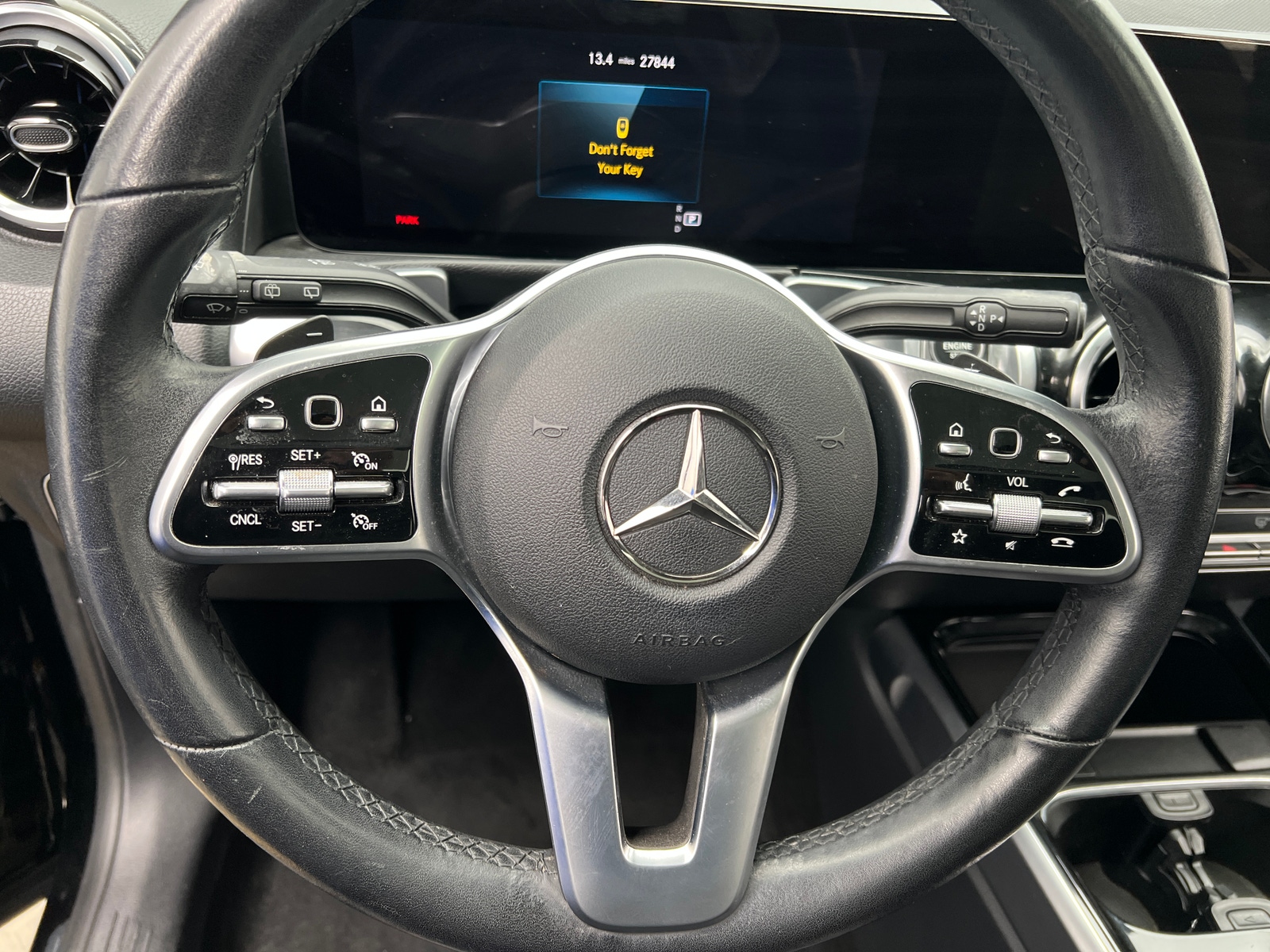 Thumbnail: 2022 Mercedes-Benz GLB - 4