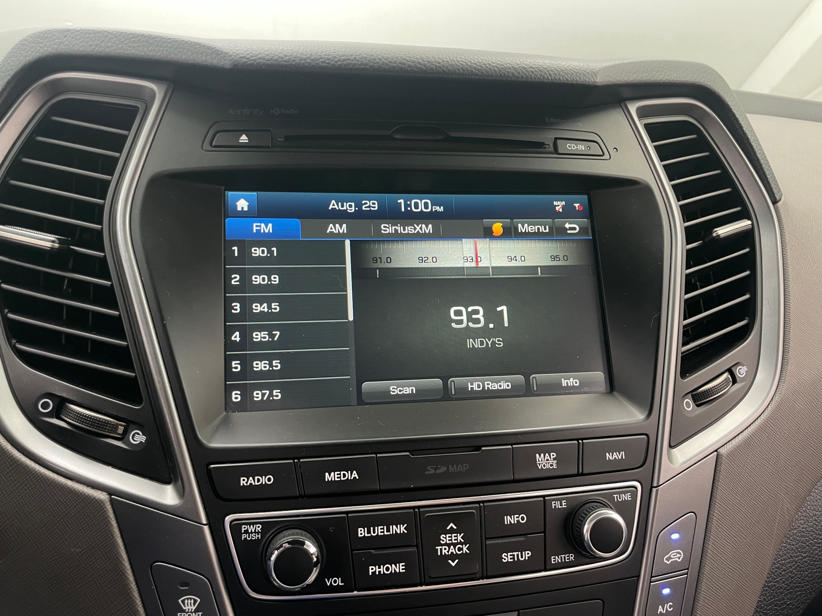 Thumbnail: 2018 Hyundai Santa Fe - 3
