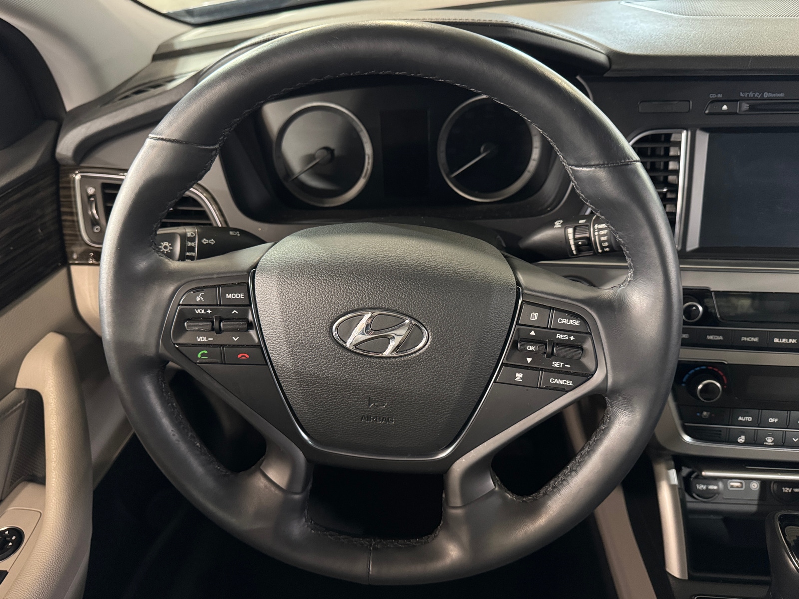 Thumbnail: 2016 Hyundai Sonata - 4