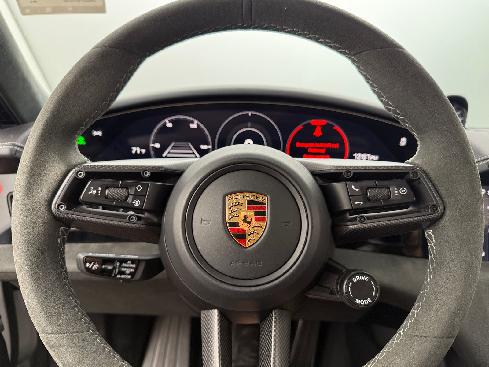 Thumbnail: 2023 Porsche Taycan - 4
