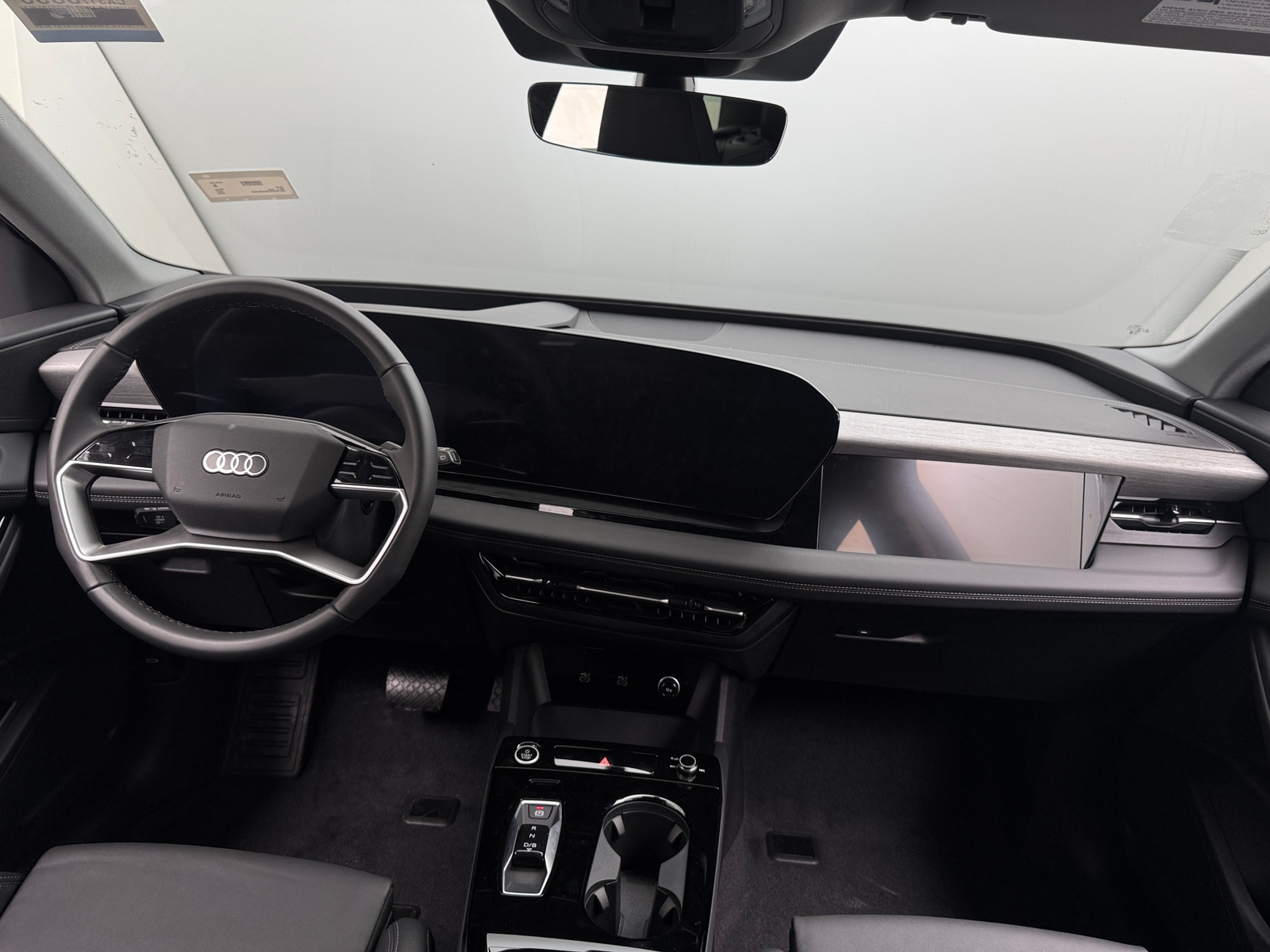 Thumbnail: 2025 Audi Q6 e-tron - 2