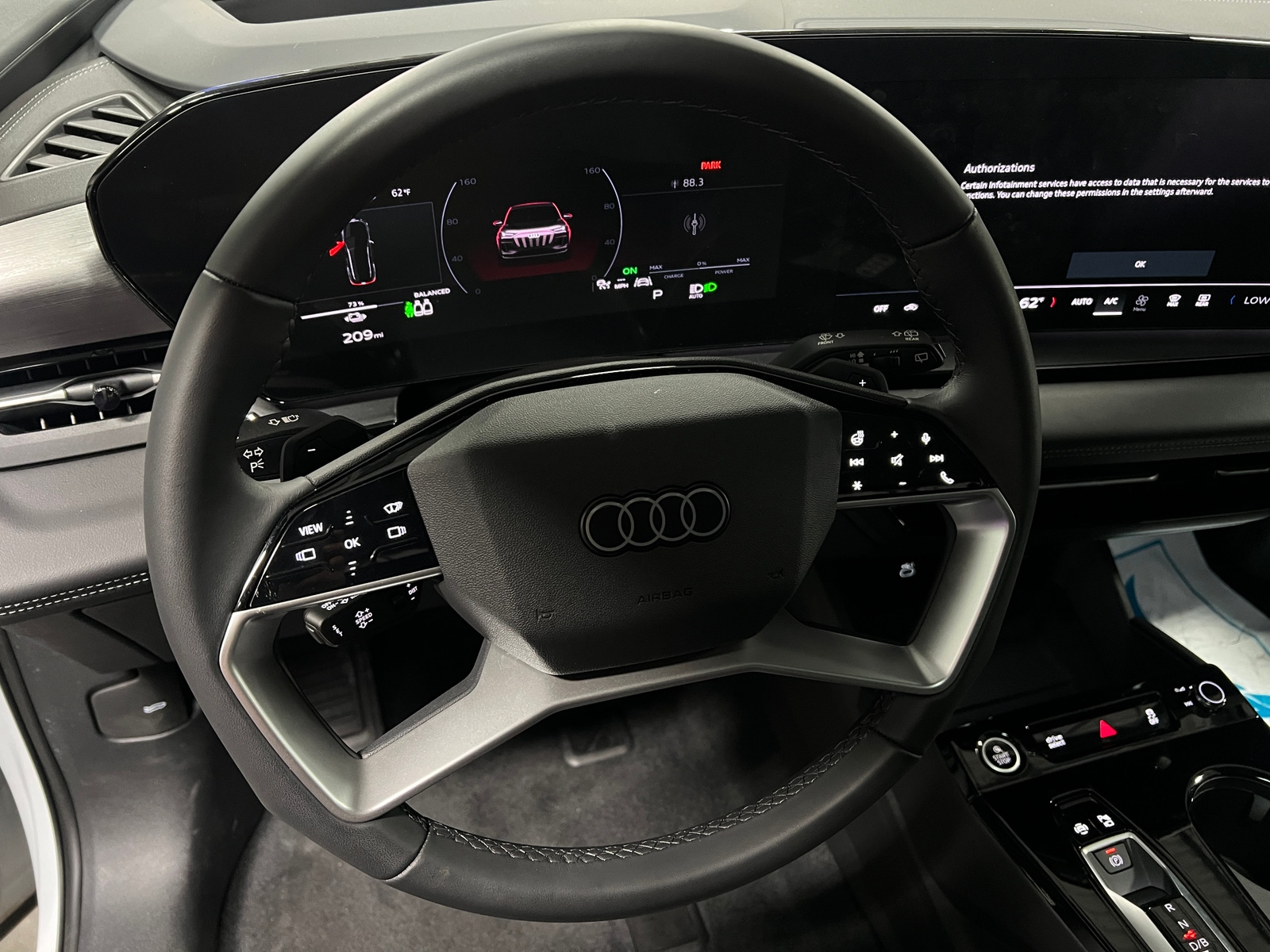 Thumbnail: 2025 Audi Q6 e-tron - 4