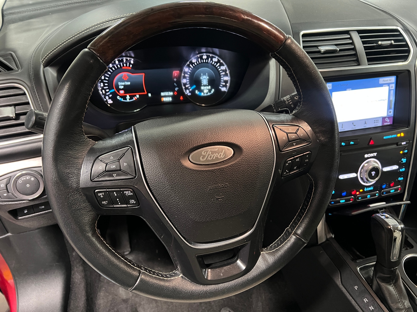 Thumbnail: 2019 Ford Explorer - 4