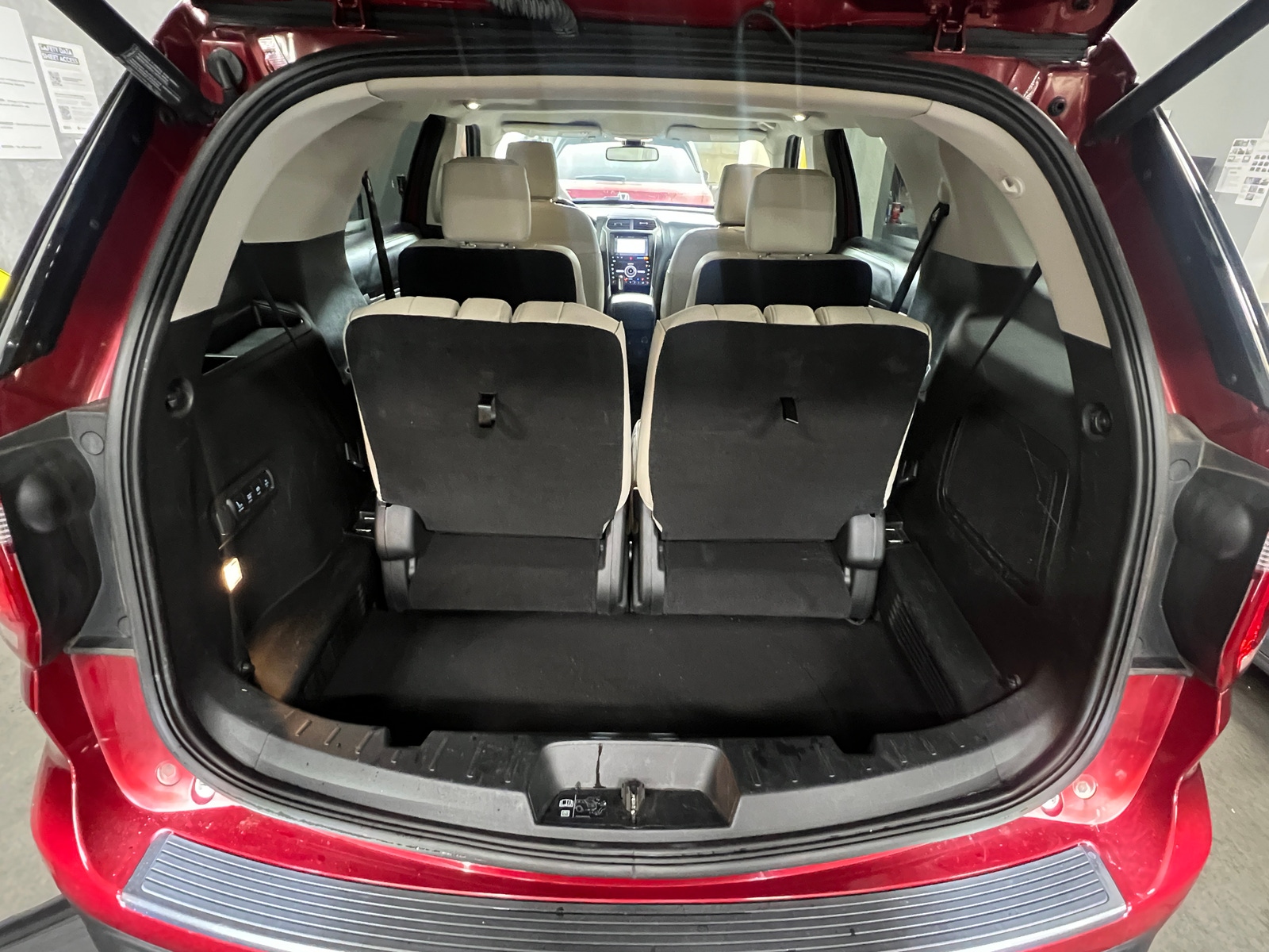 Thumbnail: 2019 Ford Explorer - 6