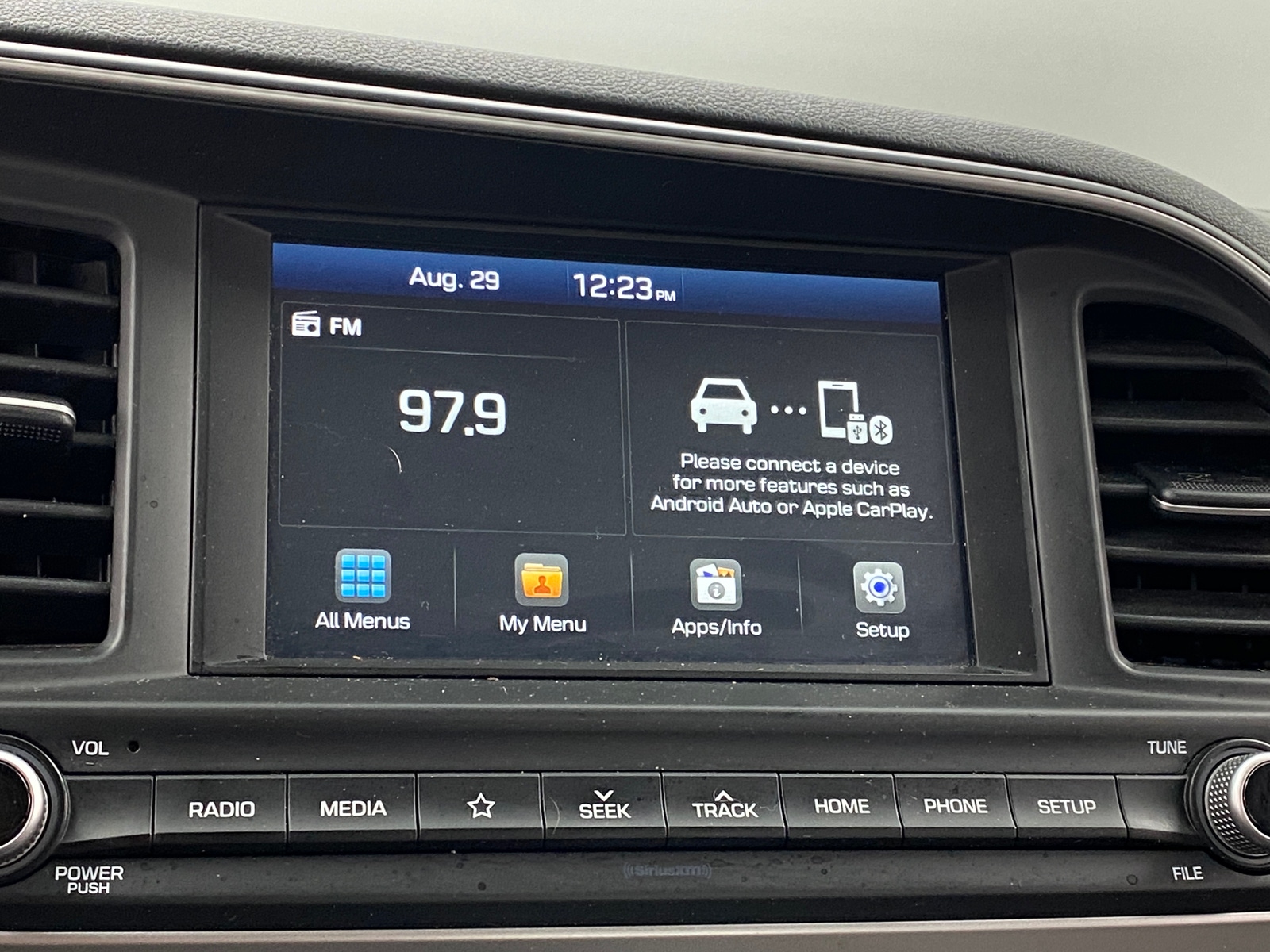 Thumbnail: 2019 Hyundai Elantra - 4