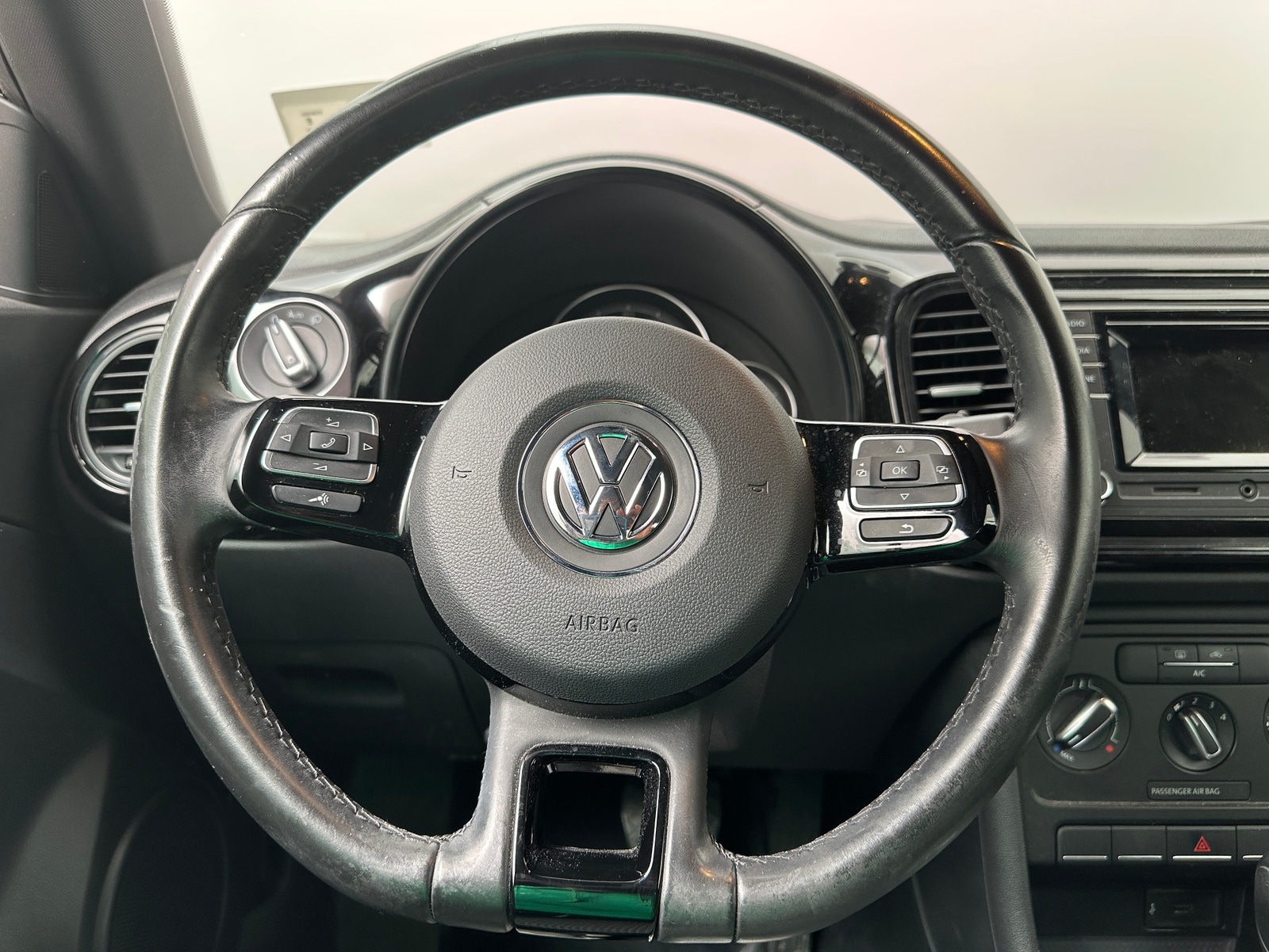 Thumbnail: 2017 Volkswagen Beetle - 5