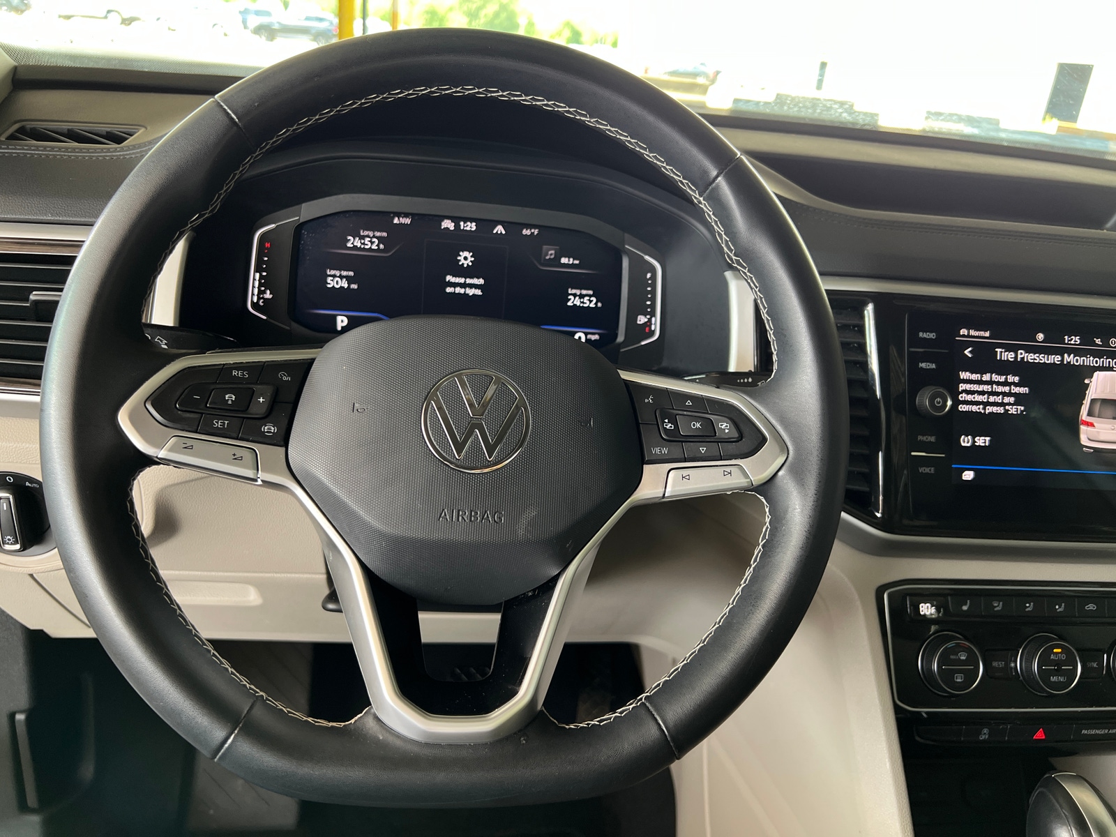 Thumbnail: 2023 Volkswagen Atlas - 4