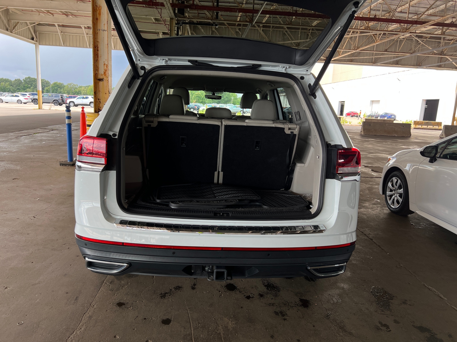 Thumbnail: 2023 Volkswagen Atlas - 6
