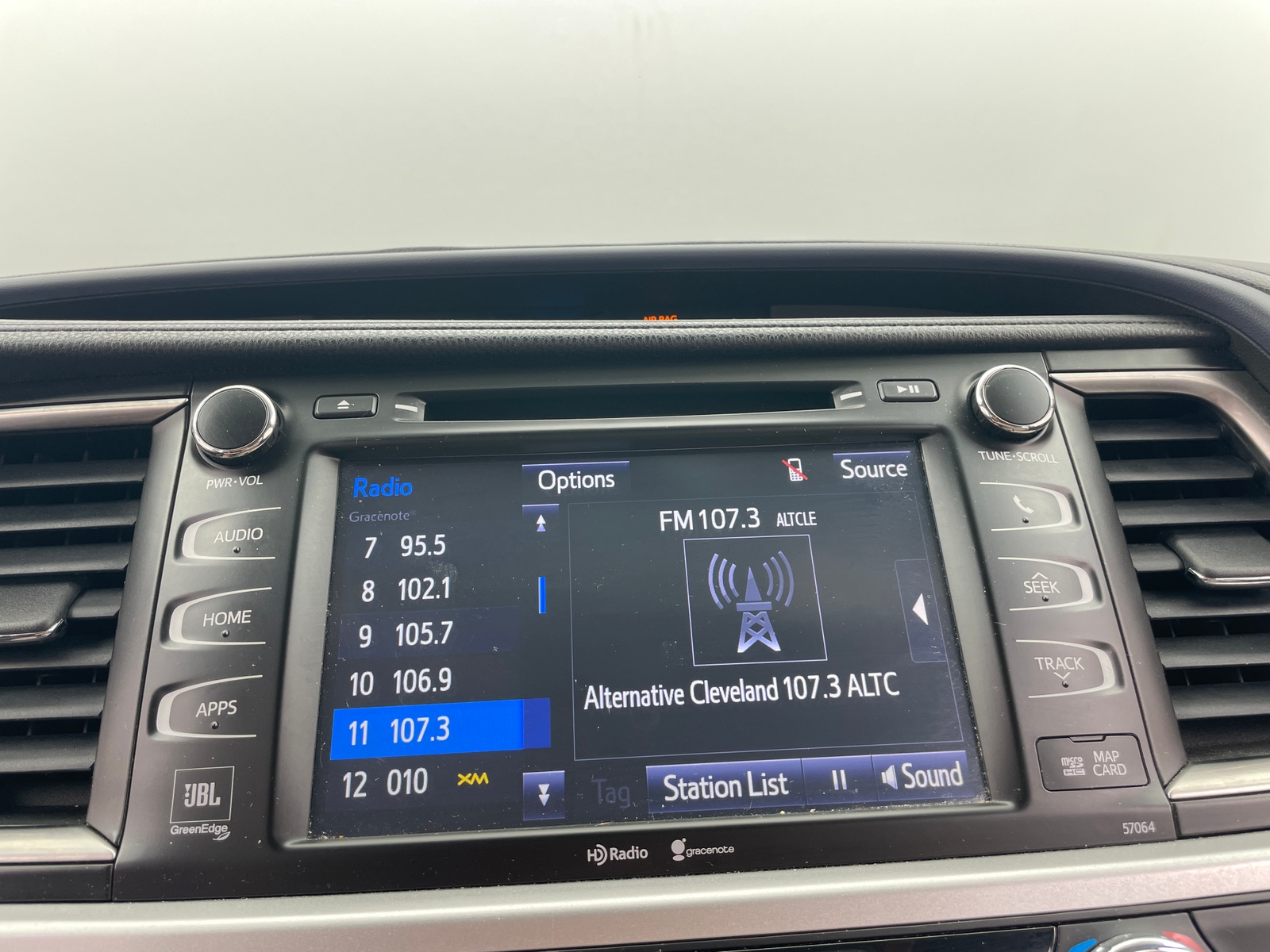 Thumbnail: 2014 Toyota Highlander - 3