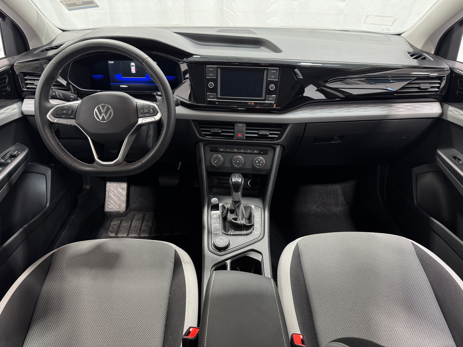 Thumbnail: 2022 Volkswagen Taos - 3