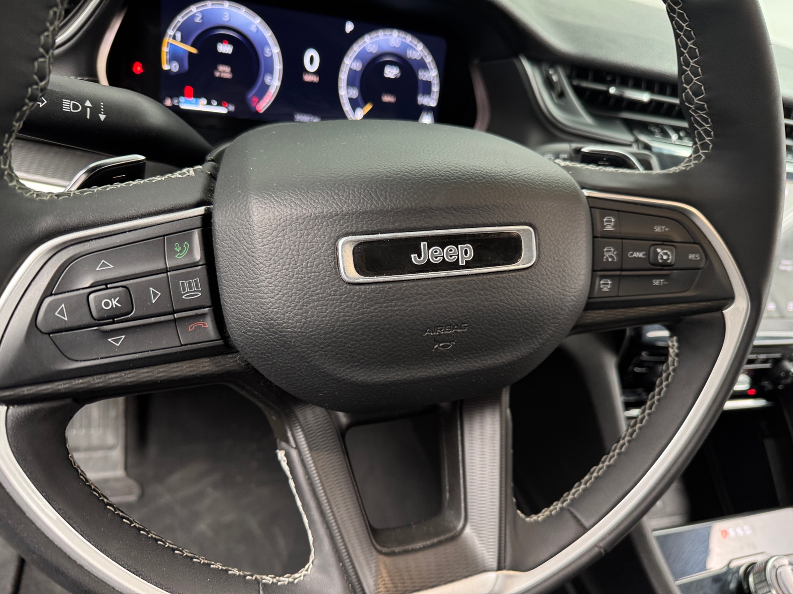 Thumbnail: 2024 Jeep Grand Cherokee - 4
