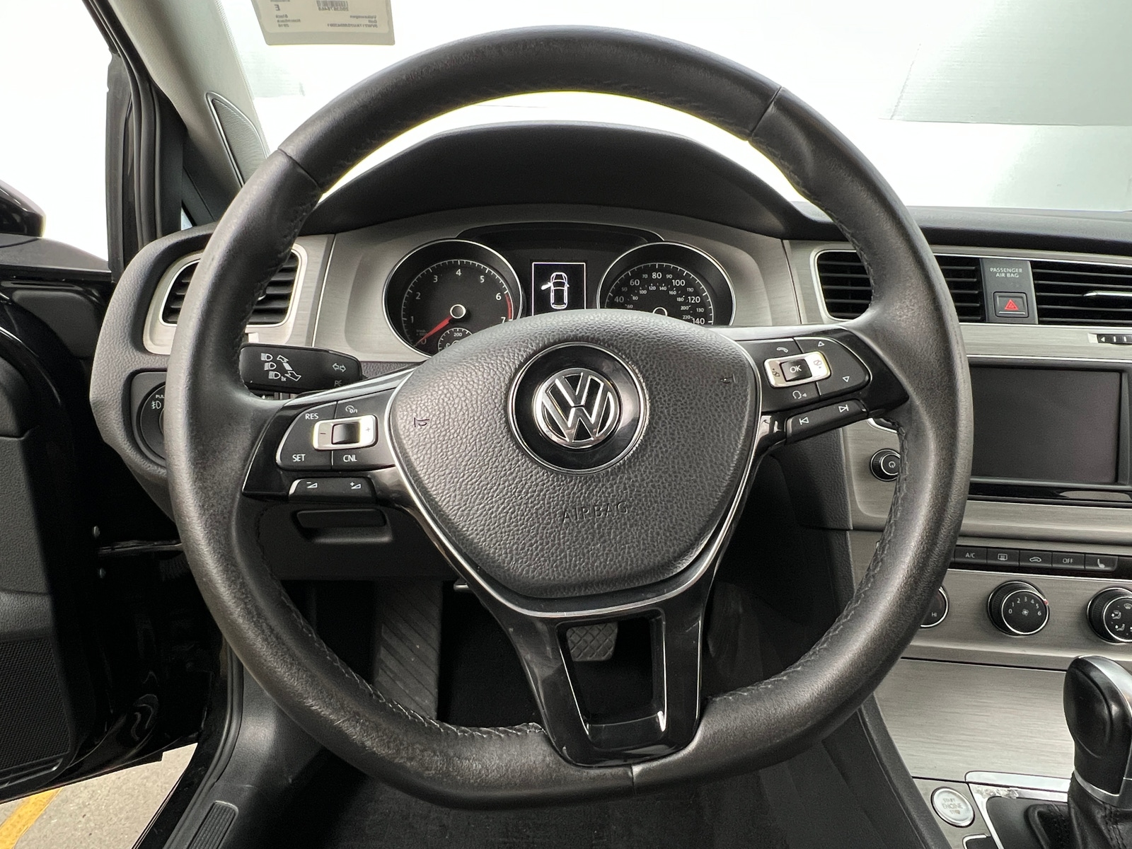 Thumbnail: 2016 Volkswagen Golf - 4