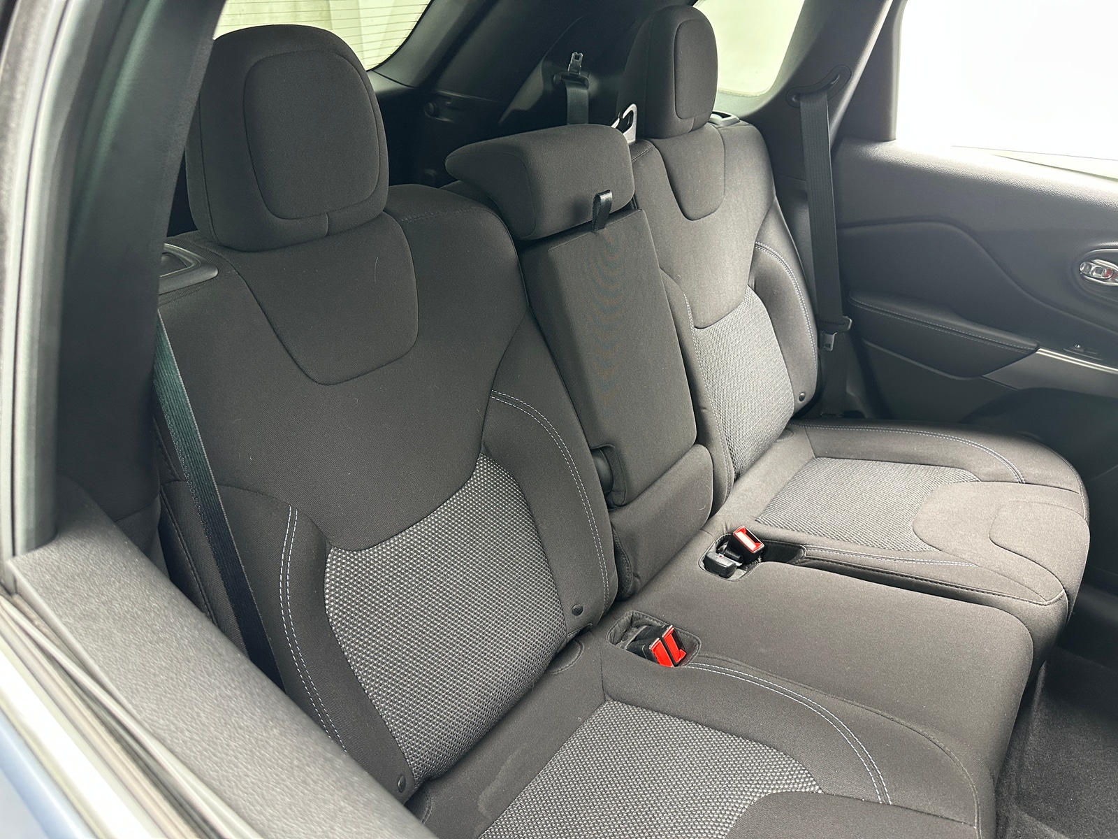 Thumbnail: 2019 Jeep Cherokee - 6